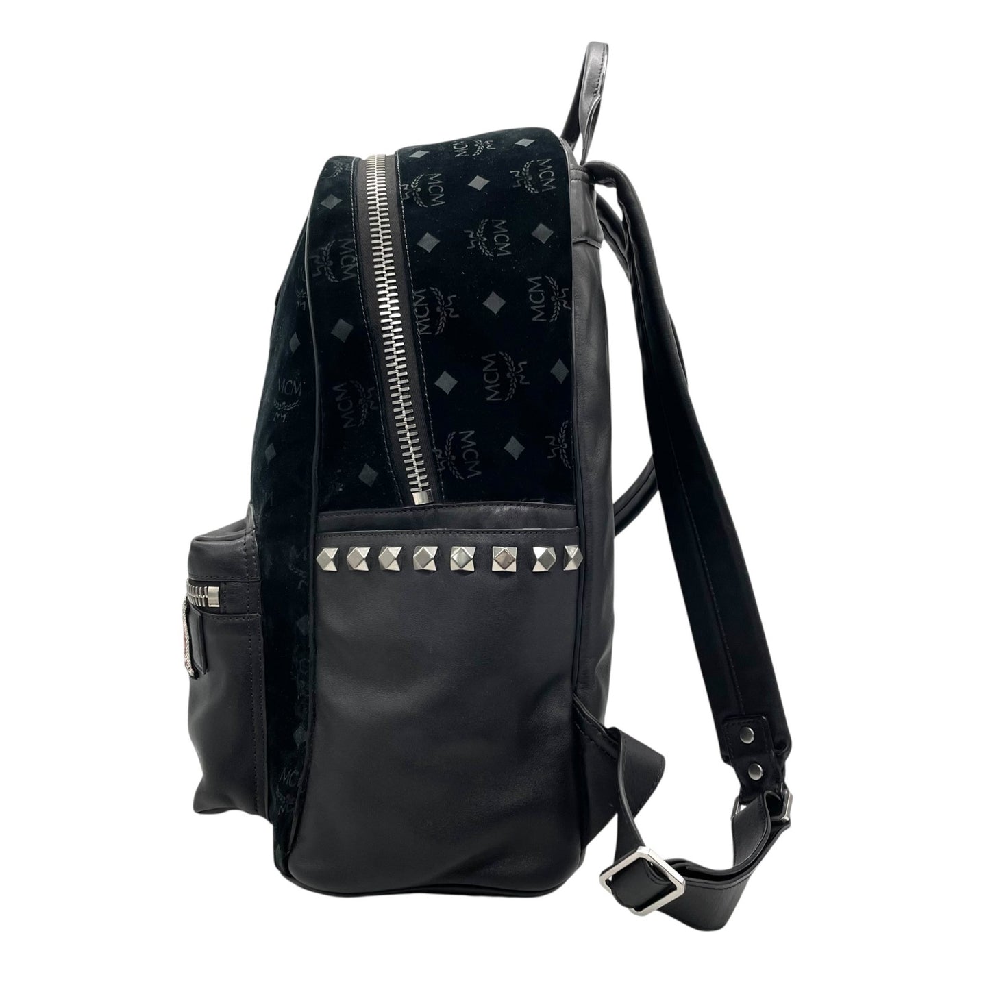 極美品 MCM エムシーエム バックパック リュック モノグラム ヴィセトス エンブレム刺繍 スタッズ付き レザー×ベルベット ブラック 黒 A