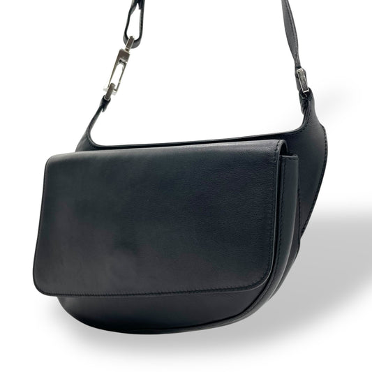 未使用級 サルヴァトーレフェラガモ ショルダーバッグ 斜め掛け レザー 黒 ブラック 本革 クロスボディ チェーン B3