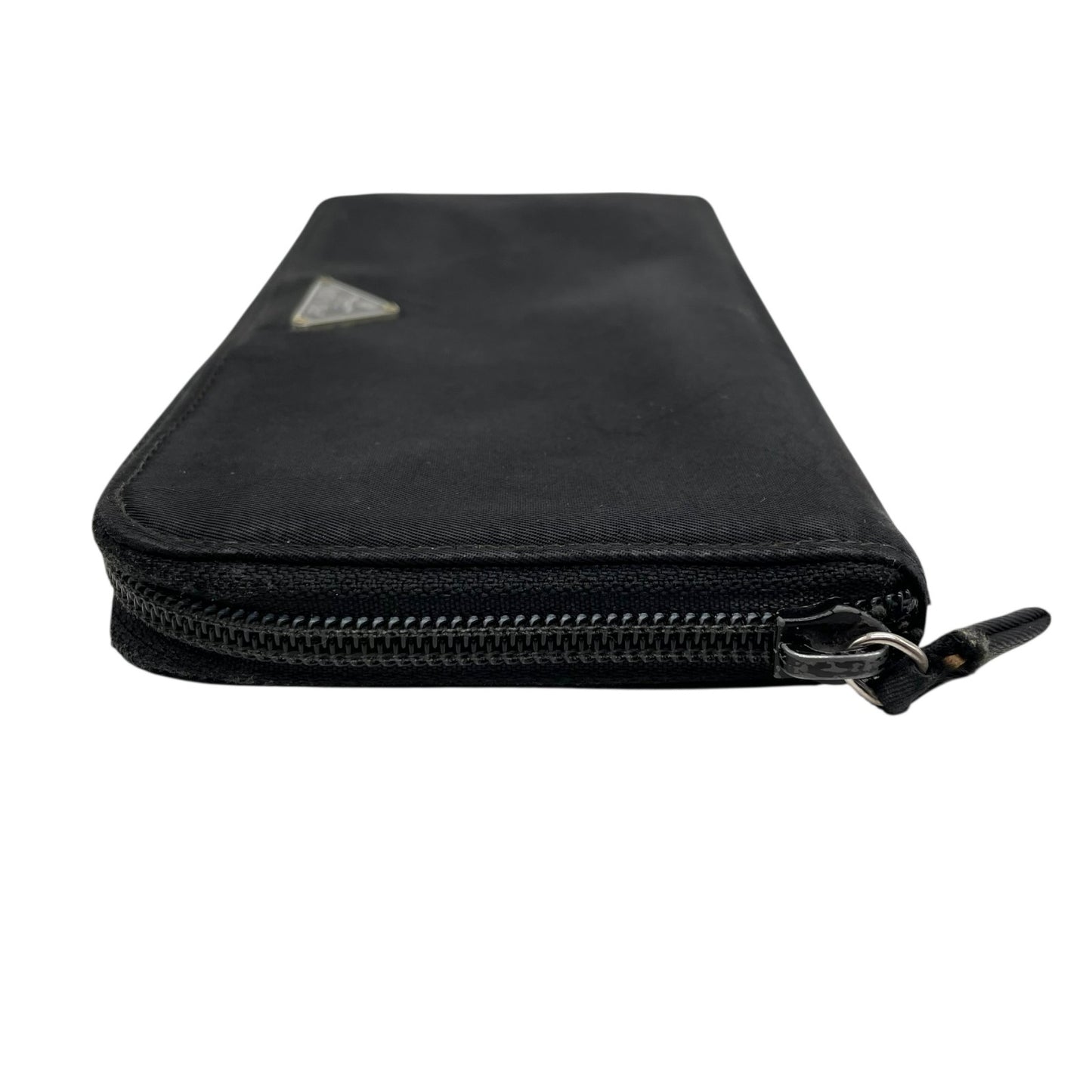 プラダ PRADA 長財布 ブラック 黒 NERO ナイロン レザー ラウンドファスナー 三角ロゴプレート トライアングルロゴ シルバー金具 メンズ レディース M1