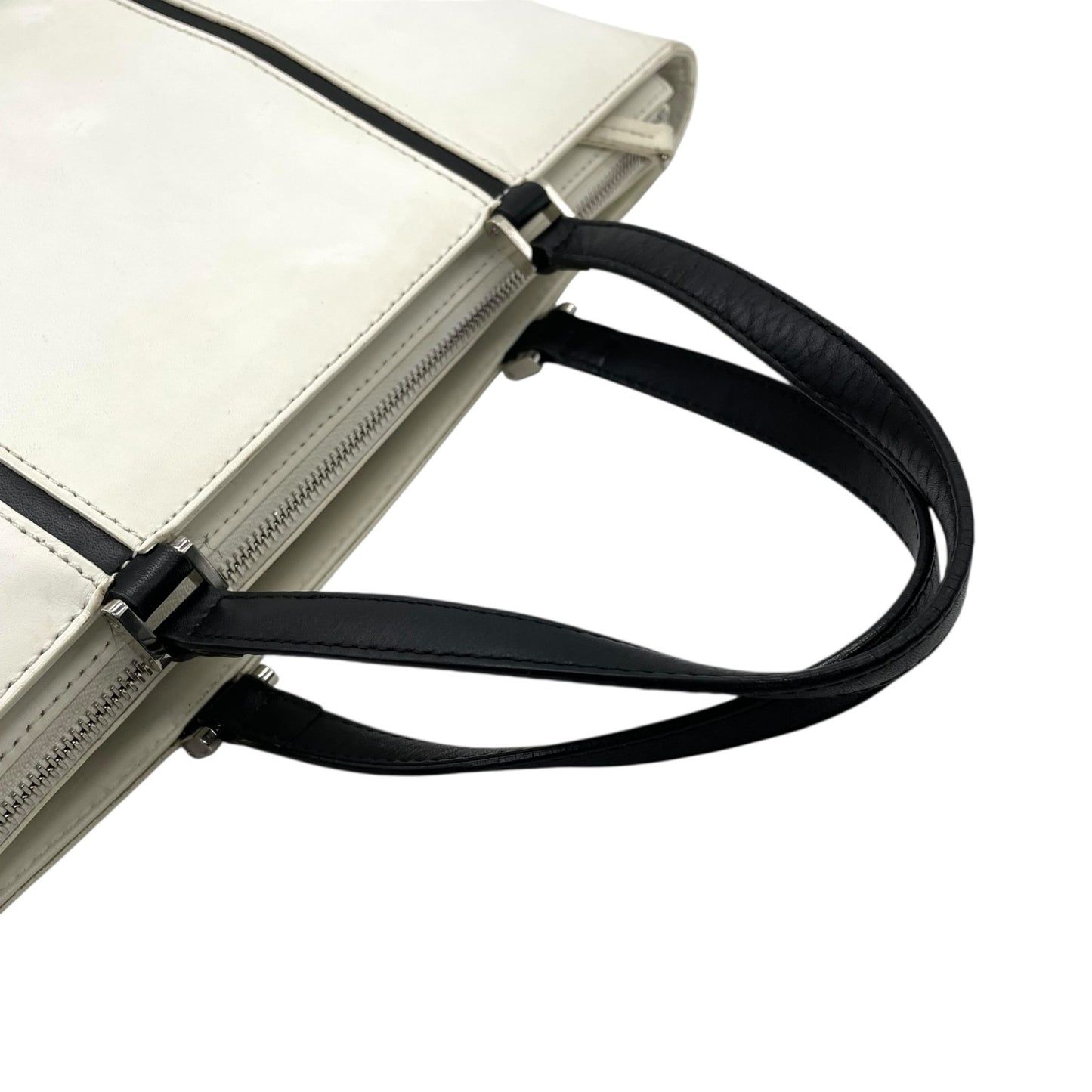 BURBERRY バーバリー ハンドバッグ 白 ホワイト 黒 ブラック レザー シルバー金具 ロゴ 横長 Y2K ノバチェック レディース C2