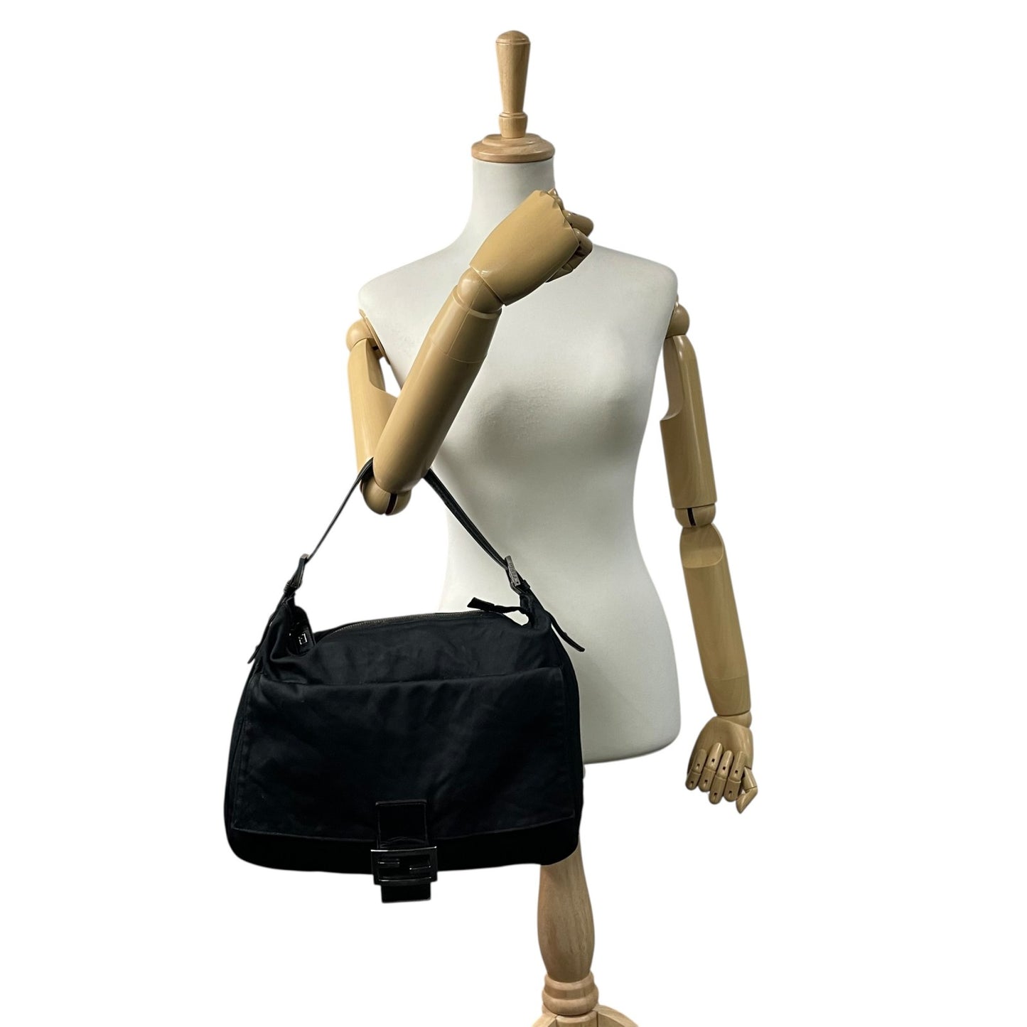 フェンディ FENDI マンマバケット ヴィンテージ ショルダーバッグ 黒 ブラック FFロゴ シルバー金具 K13