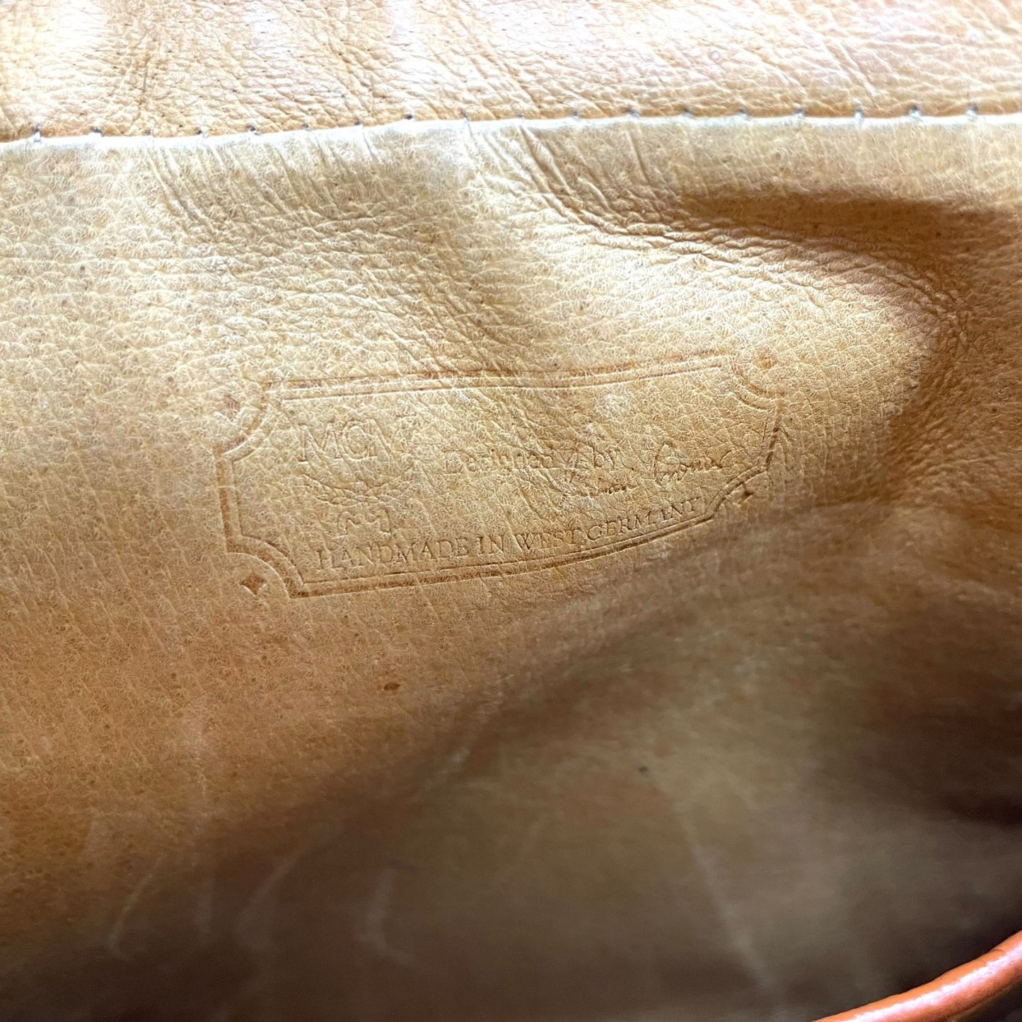 MCM ヴィンテージ ヴィセトス カメラバッグ ショルダーバッグ ブラウン モノグラム レザー切替 ゴールド金具 レディース s88