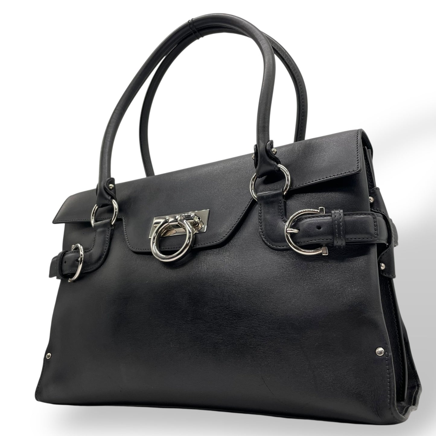 極美品 Salvatore Ferragamo フェラガモ ガンチーニ ハンドバッグ ワンショルダー 黒 ブラック レザー シルバー金具 DY-21 肩掛け可 メンズ レディース E