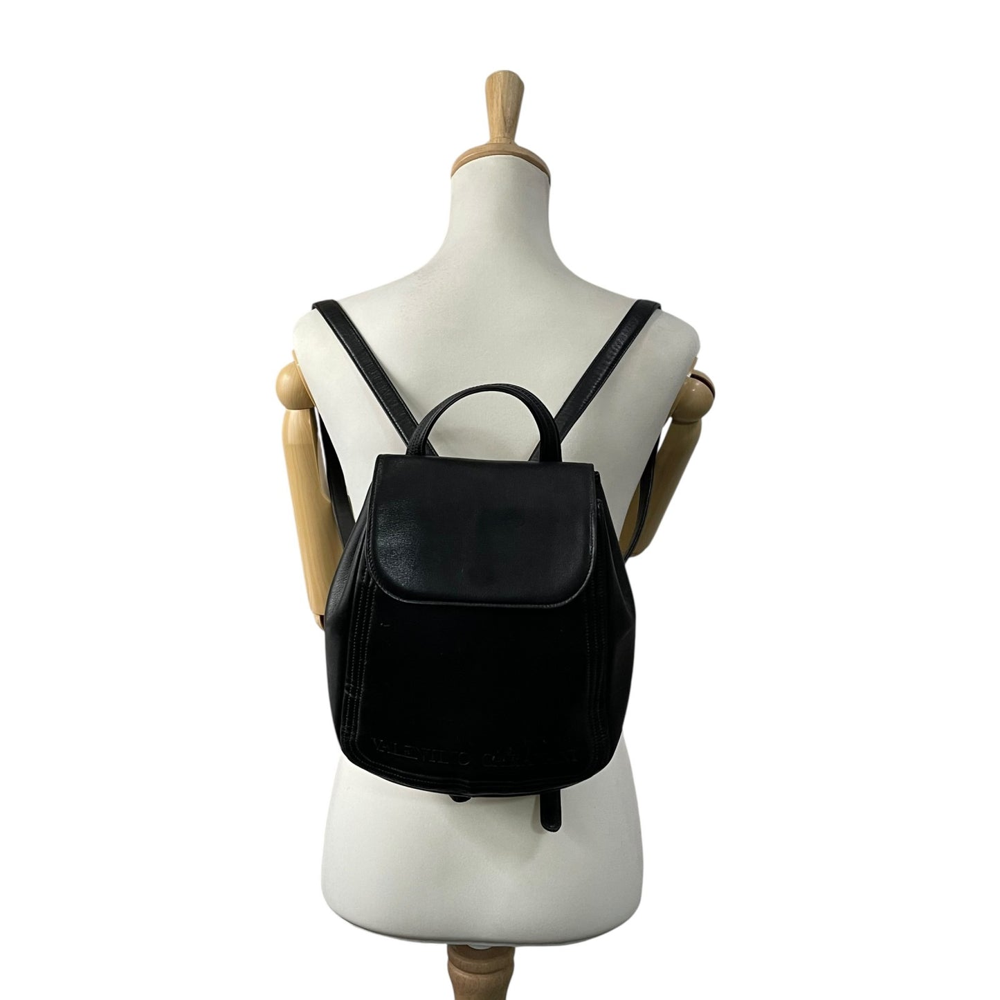 VALENTINO GARAVANI ヴァレンティノ ガラヴァーニ リュックサック バックパック フラップ付き 本革 レザー ブラック ロゴ メンズ レディース K5