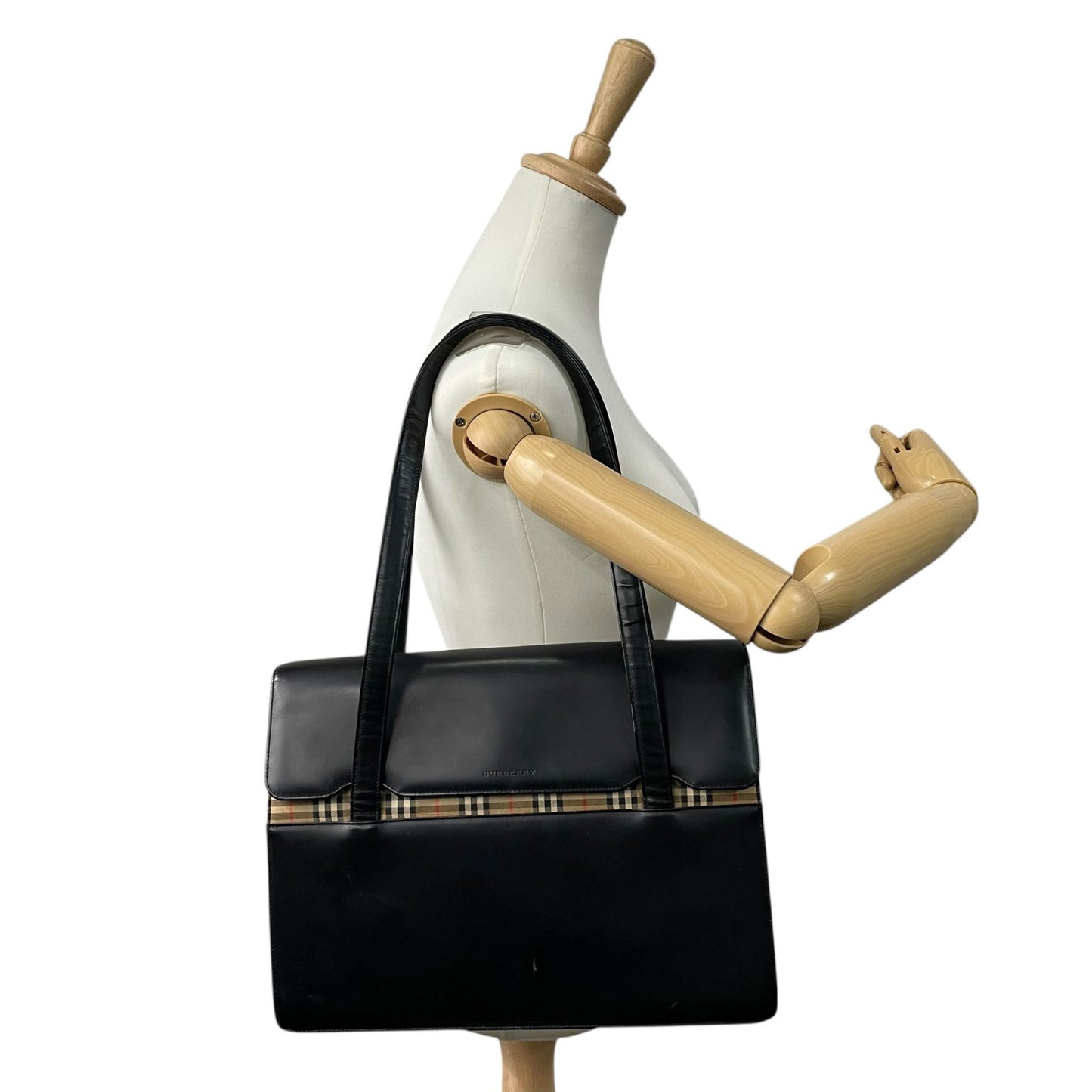 Authentic BURBERRY Black Nova Check Shadow Horse Leather Handbag Shoulder Bag Silver Hardware Women's Flap Closure