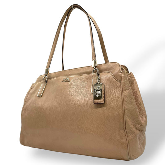 COACH コーチ トートバッグ ハンドバッグ ベージュ レザー ゴールド金具 肩掛け可 ホースロゴ ロゴチャーム ファスナー開閉 レディース E10