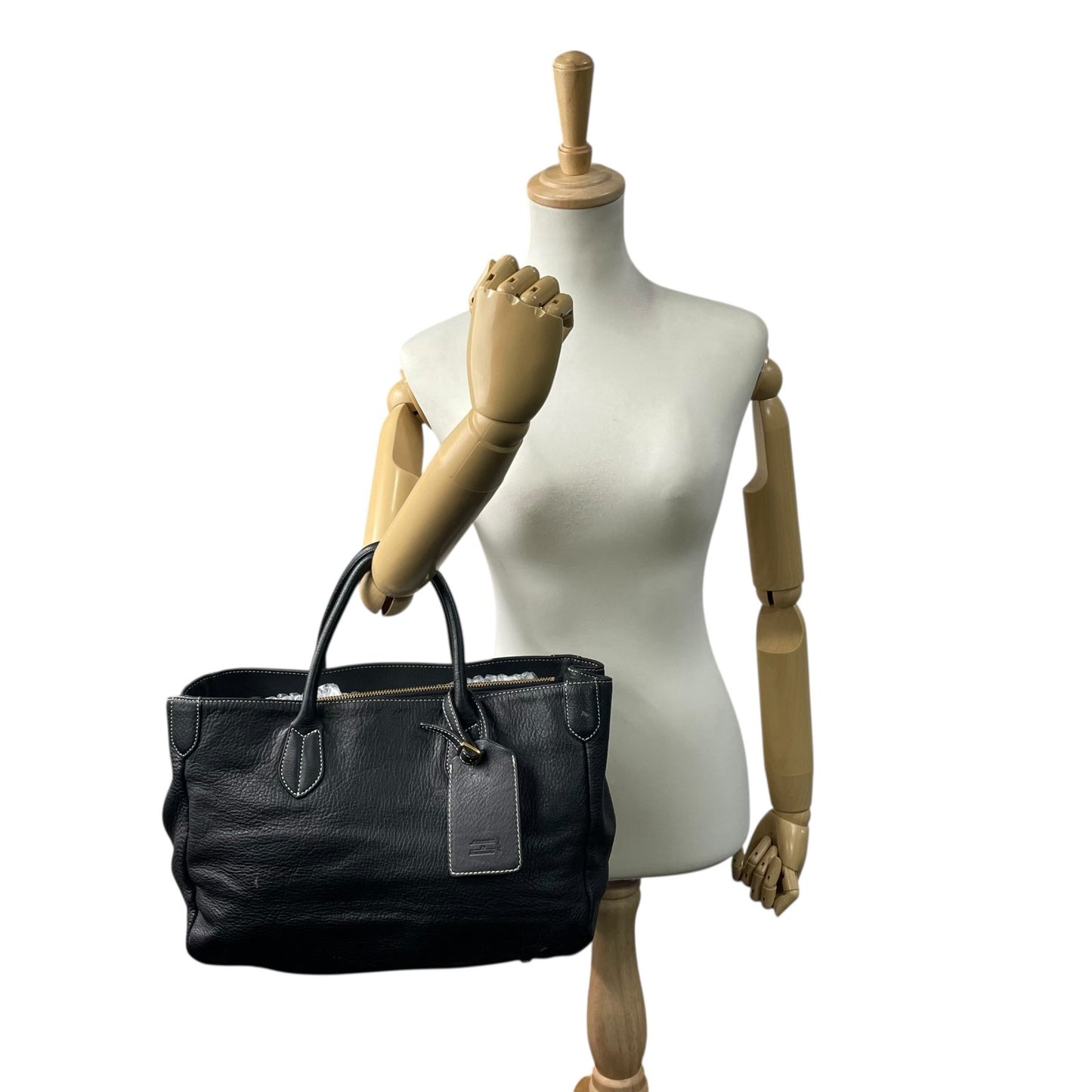 A.D.M.J エーディーエムジェイ トートバッグ レザー 黒 ブラック ホワイトステッチ シュリンクレザー 金金具 ゴールド金具 T3