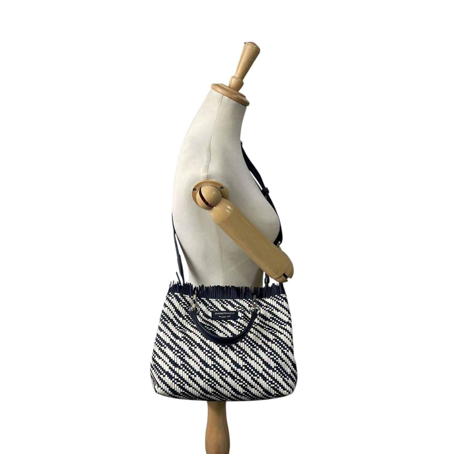 【未使用級】EMPORIO ARMANI エンポリオアルマーニ 2way ハンドバッグ ショルダーバッグ 編み込み キャンバス フリンジ ネイビー ホワイト D