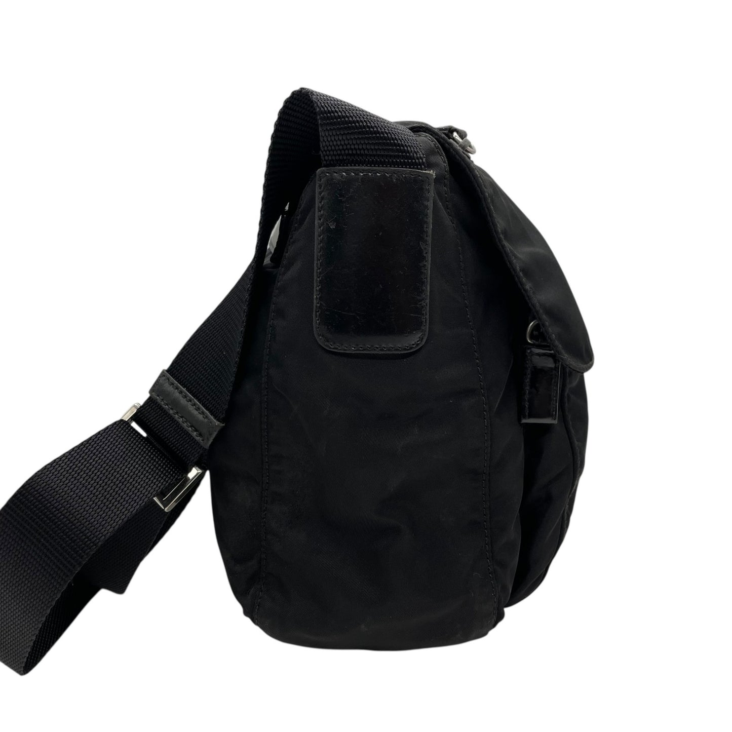 PRADA プラダ ショルダーバッグ 黒 ブラック NERO ナイロン レザー シルバー金具 三角ロゴ 斜め掛け メンズ レディース B3