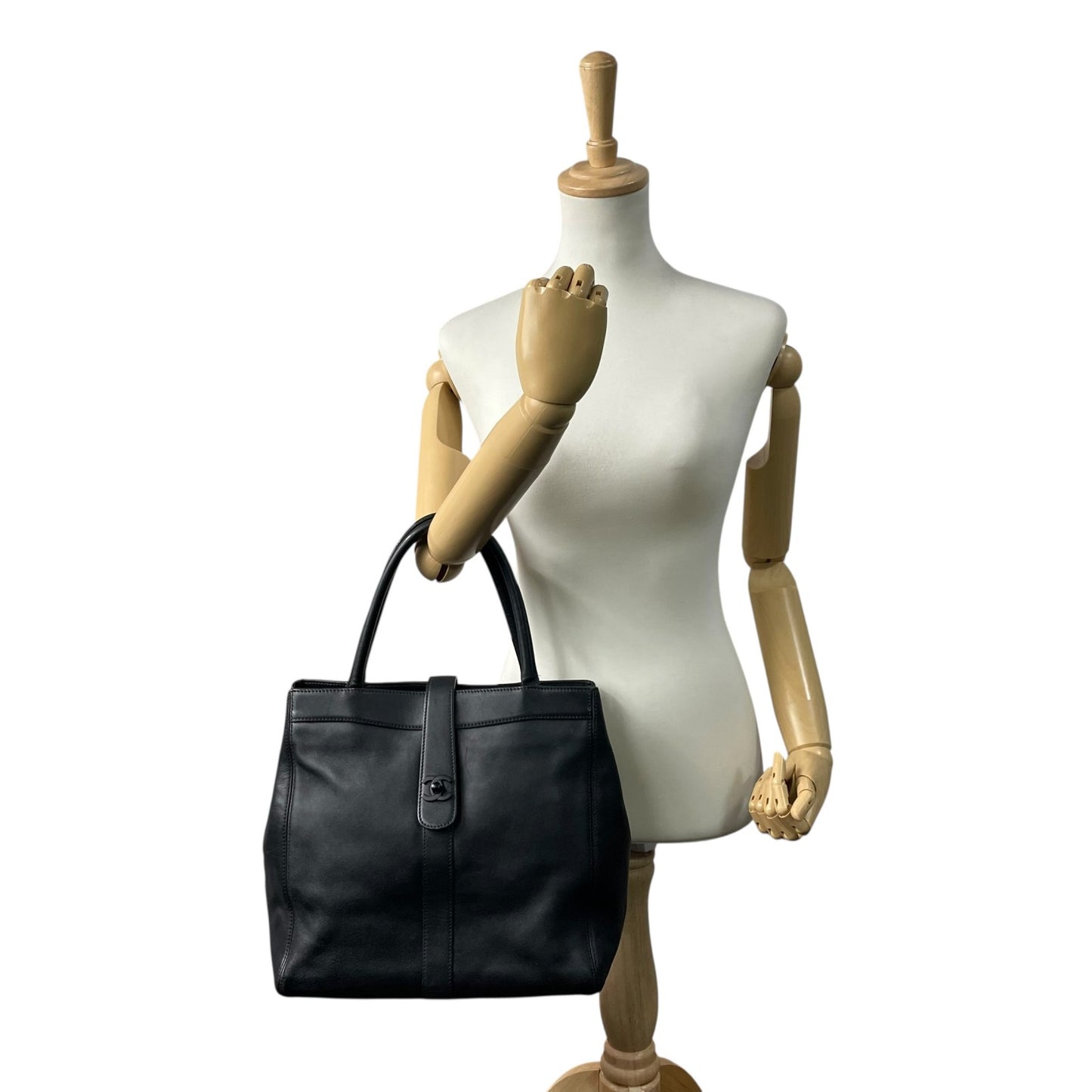 CHANEL シャネル トートバッグ ブラック 黒 カーフレザー 本革 ココマーク ターンロック ハンドバッグ 大容量 ヴィンテージ シール有 正規品 C