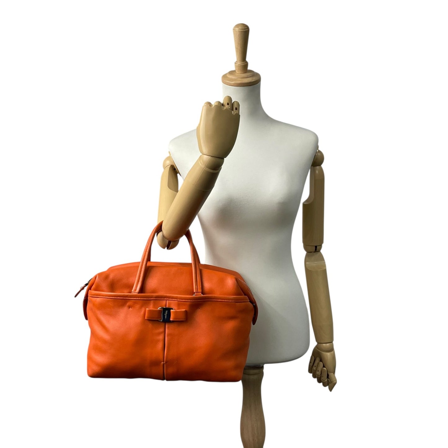 美品 Salvatore Ferragamo フェラガモ ヴァラリボン ハンドバッグ オレンジ レザー シルバー金具 レディース ヴィンテージ A