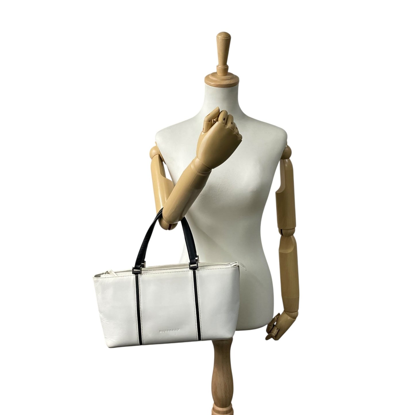 BURBERRY バーバリー ハンドバッグ 白 ホワイト 黒 ブラック レザー シルバー金具 ロゴ 横長 Y2K ノバチェック レディース C2