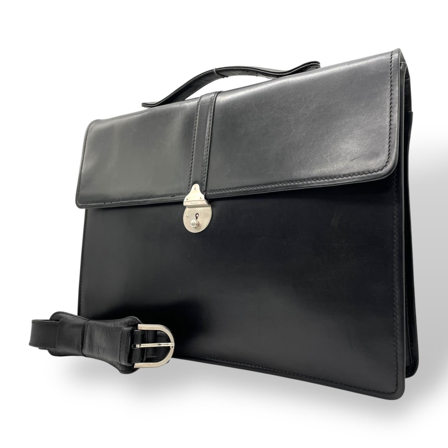 Salvatore Ferragamo サルヴァトーレフェラガモ 2WAY ビジネスバッグ ショルダーバッグ ブリーフケース ダレスバッグ 黒 ブラック レザー シルバー金具 フラップ開閉 斜め掛け可 A4収納可 メンズ E