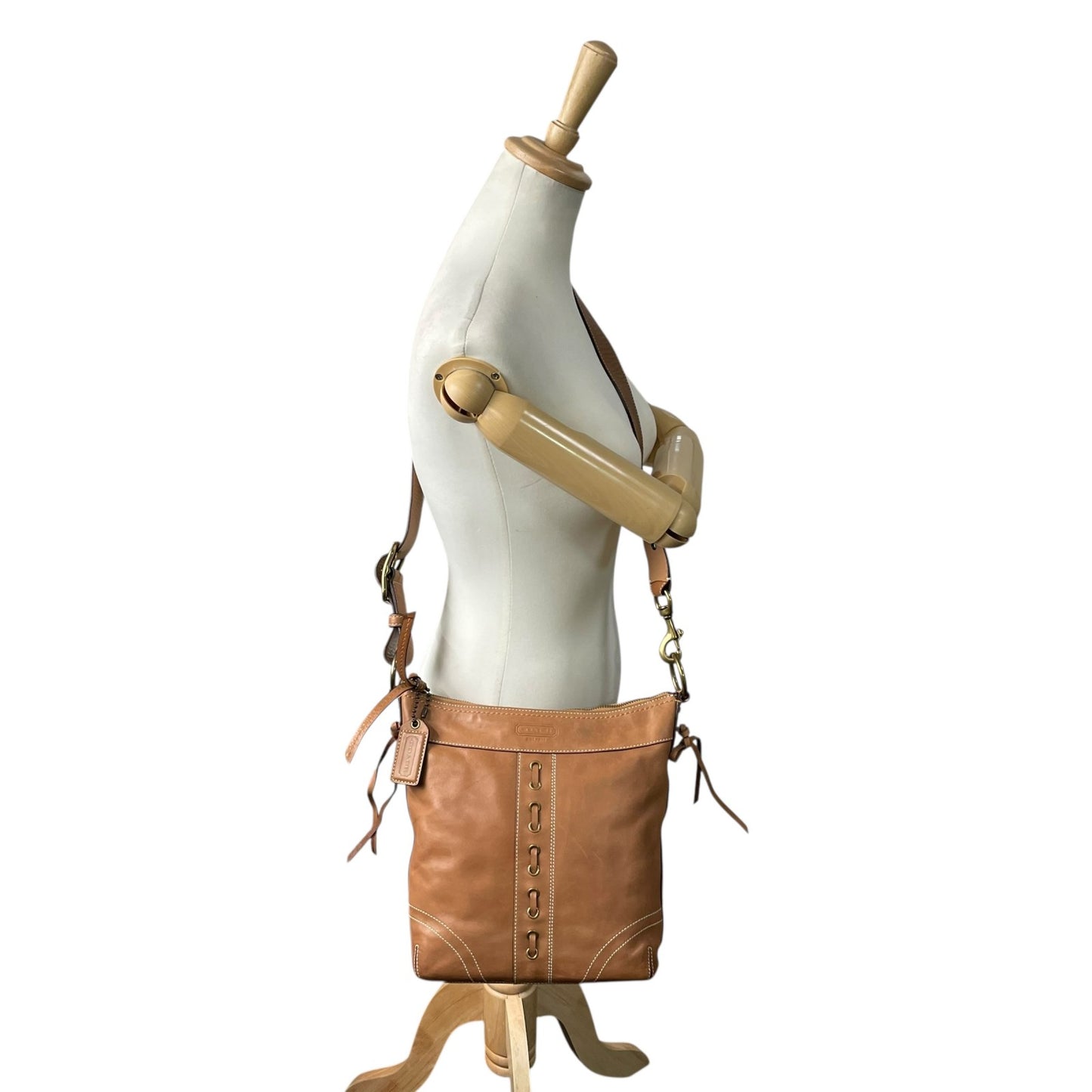 COACH コーチ ショルダーバッグ 茶 ブラウン オールレザー ゴールド金具 斜め掛け可 ロゴ 編み上げ ステッチ 10399 レディース T4