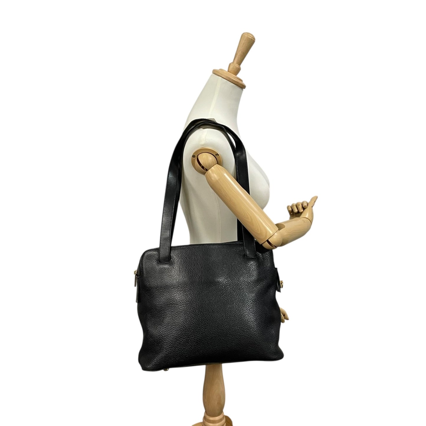 Authentic CELINE Vintage Grained Leather Shoulder Bag Black Gold Hardware Women's Zipper Closure