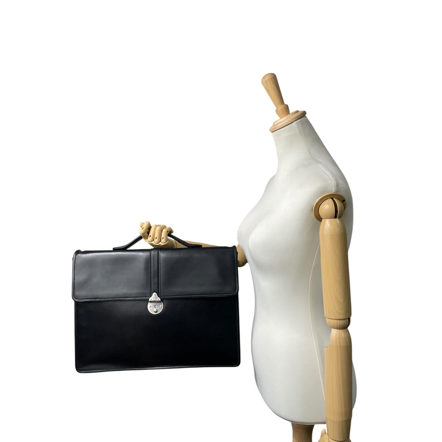 Salvatore Ferragamo サルヴァトーレフェラガモ 2WAY ビジネスバッグ ショルダーバッグ ブリーフケース ダレスバッグ 黒 ブラック レザー シルバー金具 フラップ開閉 斜め掛け可 A4収納可 メンズ E