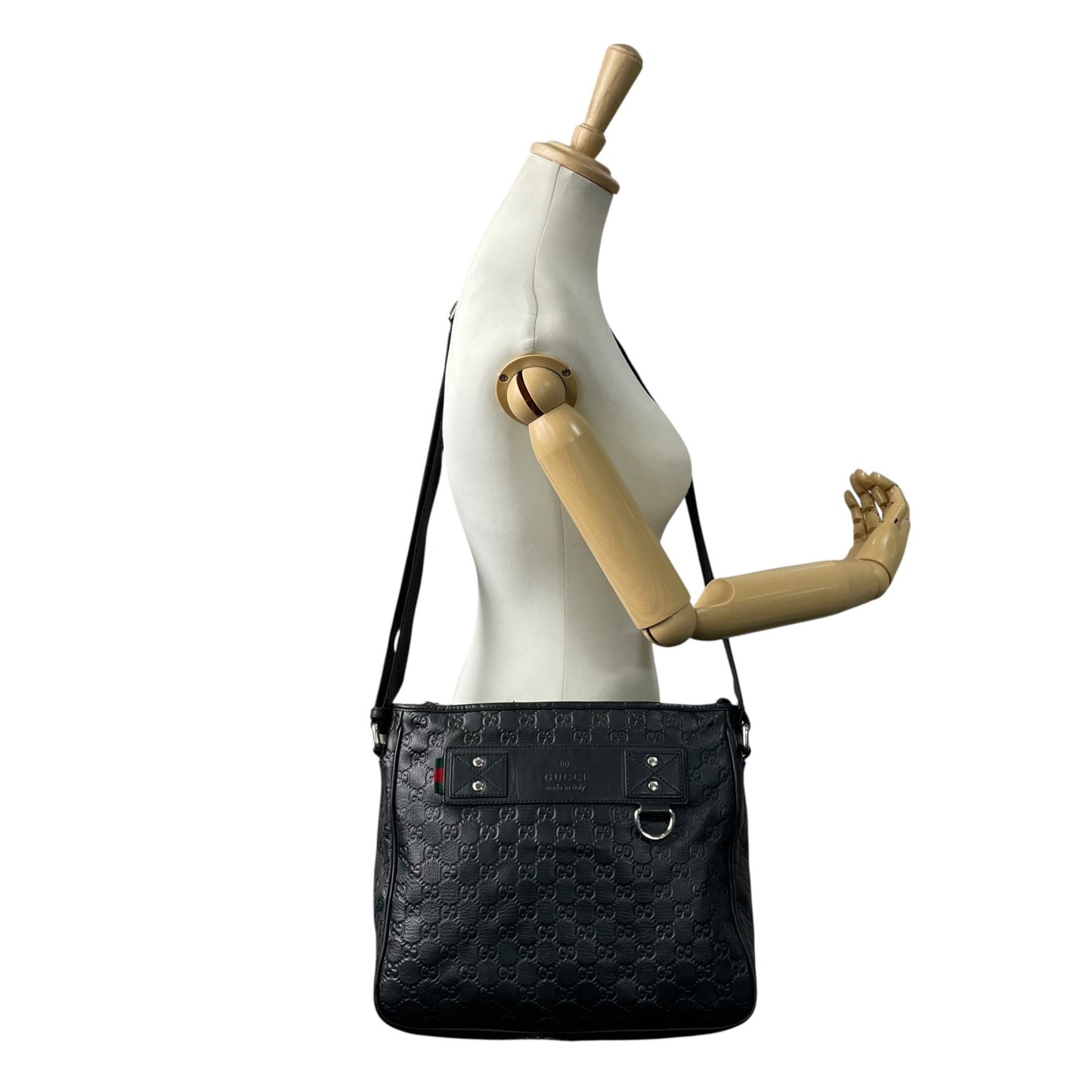 美品 GUCCI グッチ グッチシマ シェリー ロゴ型押し ショルダーバッグ メッセンジャーバッグ レザー 黒 ブラック シルバー金具 322080 斜め掛け可 メンズ レディース E