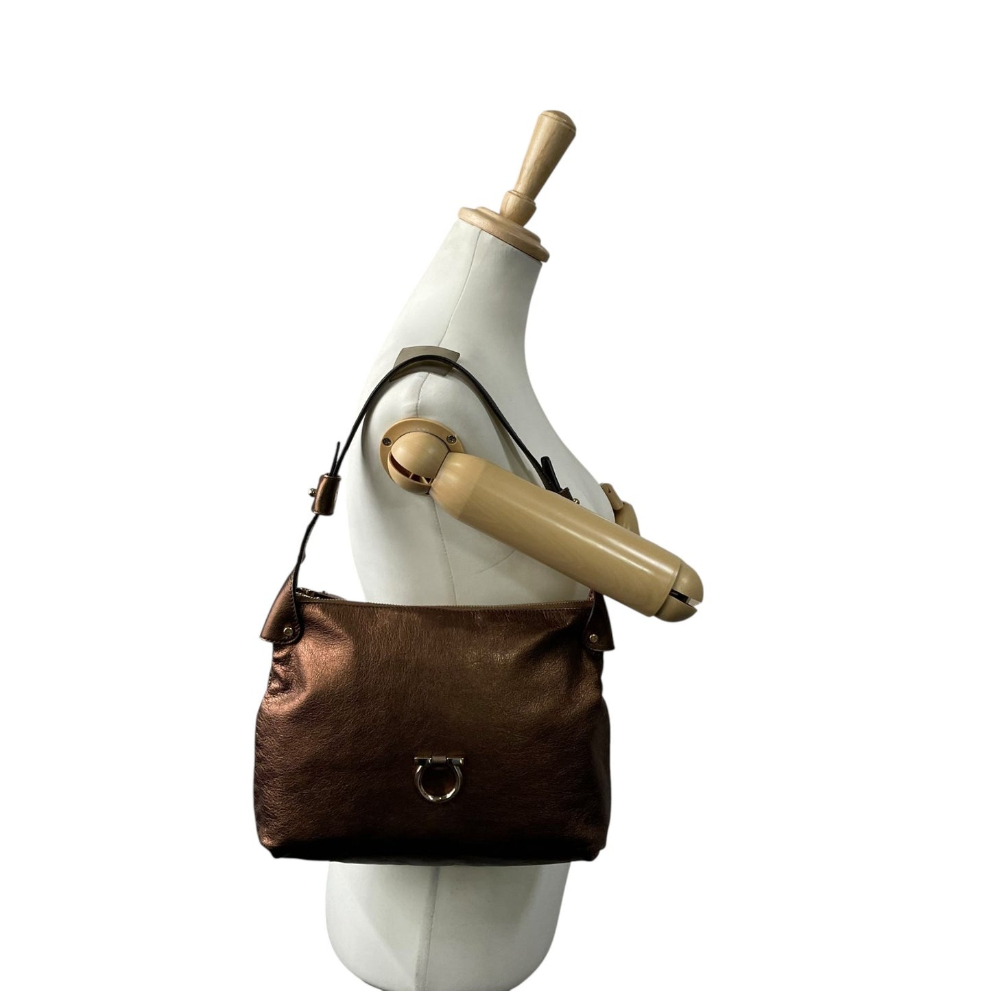 美品 Salvatore Ferragamo フェラガモ ガンチーニ ハンドバッグ ショルダーバッグ ワンショルダー 茶 ブラウン ブロンズ メタリック レザー ゴールド金具 肩掛け レディース K6