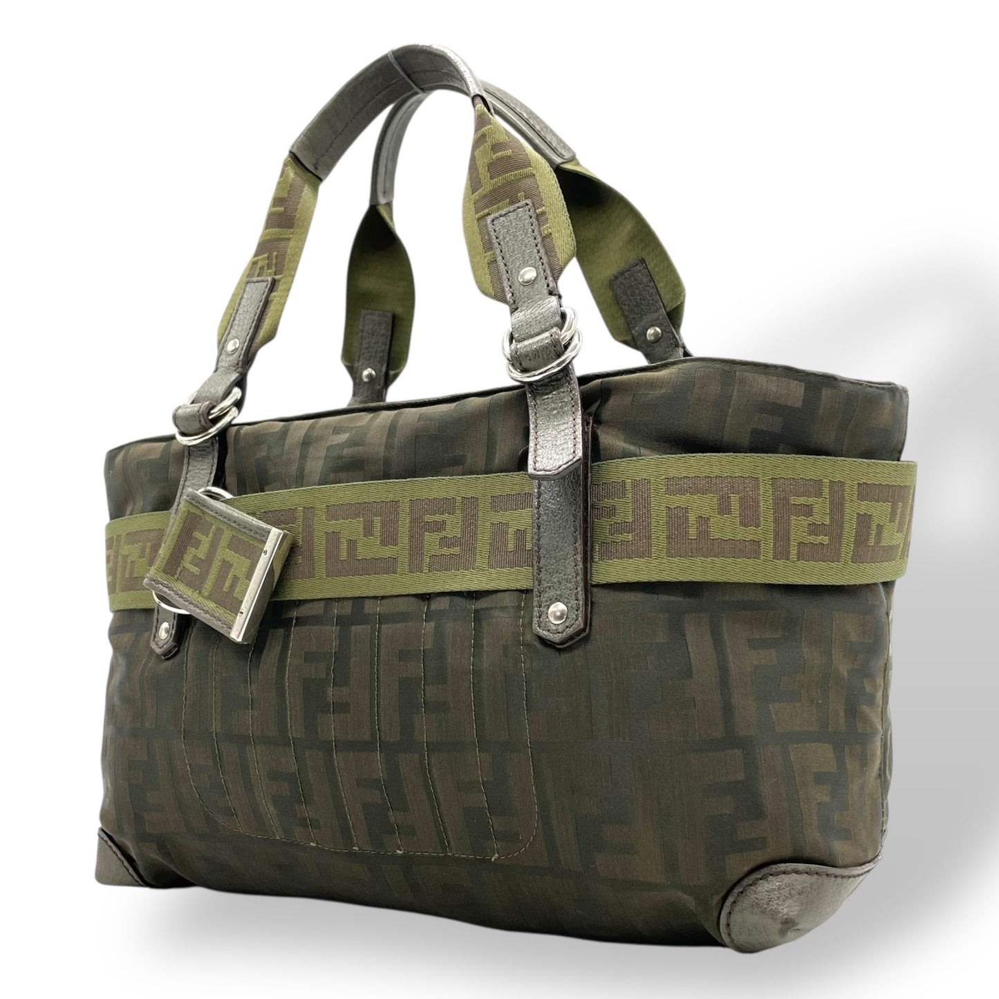 美品 FENDI フェンディ ズッカ柄 ナイロントート バッグ カーキ グリーン FF柄 ベルトデザイン シルバー金具 8BH143 ハンドバッグ レディース B1