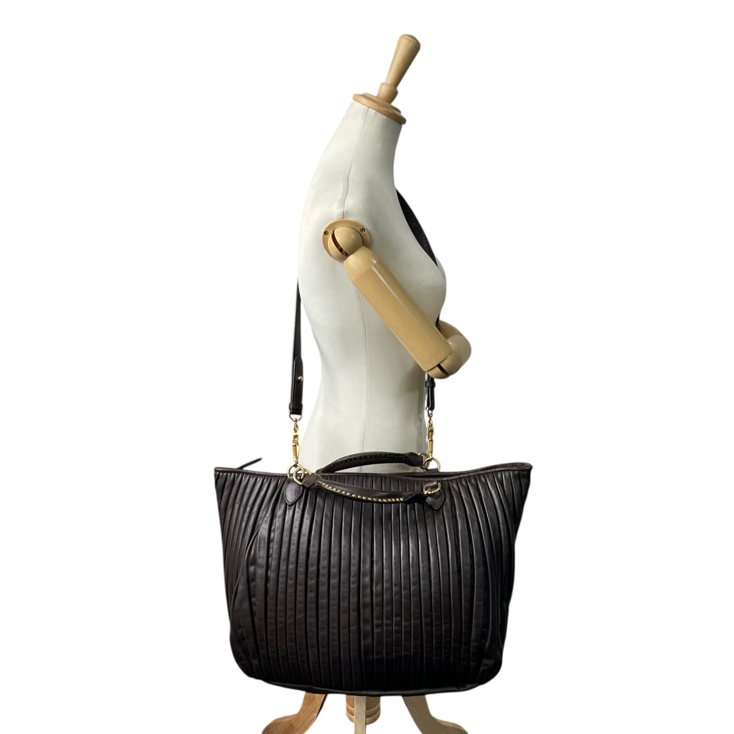 【美品】miumiu ミュウミュウ 2WAY トートバッグ ハンドバッグ ショルダーバッグ ギャザー プリーツ レザー スタッズ ダークブラウン ゴールド金具 斜め掛け可 レディース C