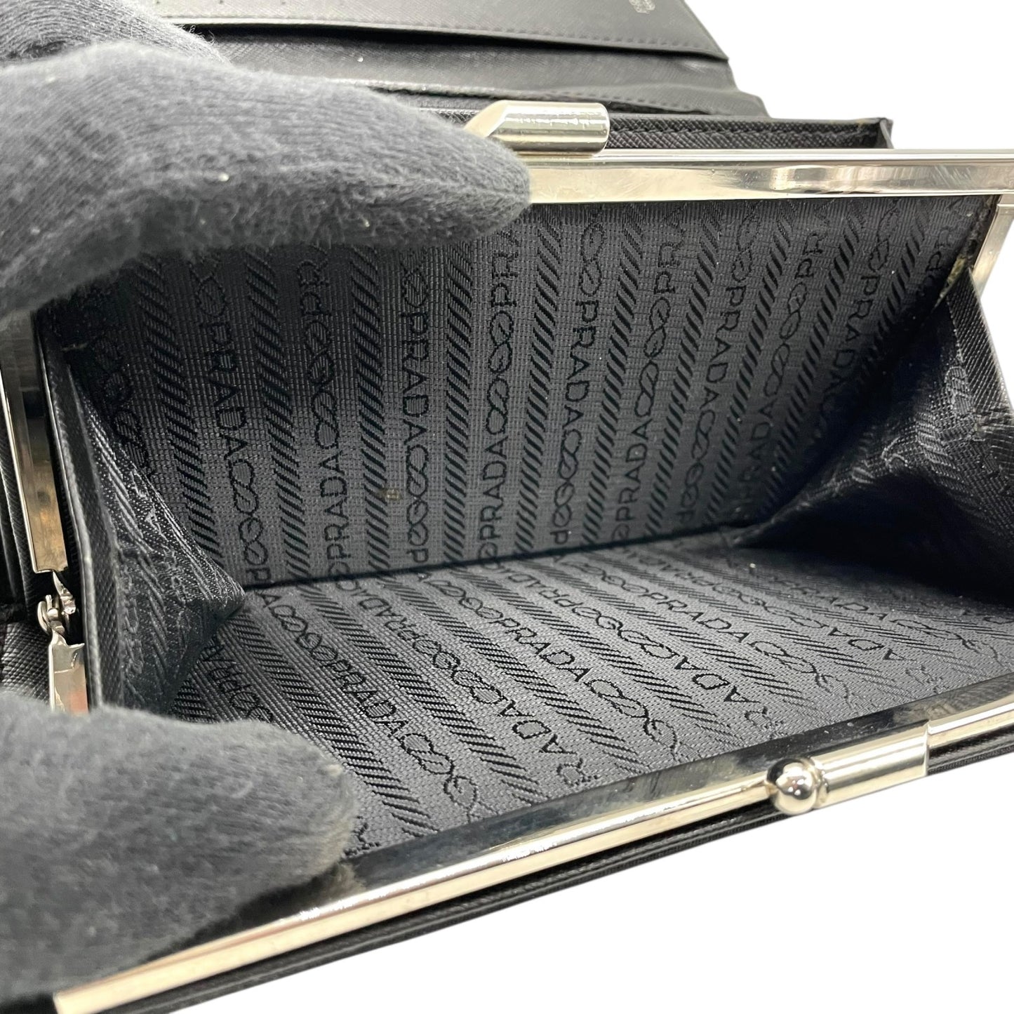 プラダ PRADA ナイロン レザー 長財布 ブラック黒 三角ロゴプレート トライアングル サフィアーノ ラウンドフラップ M3
