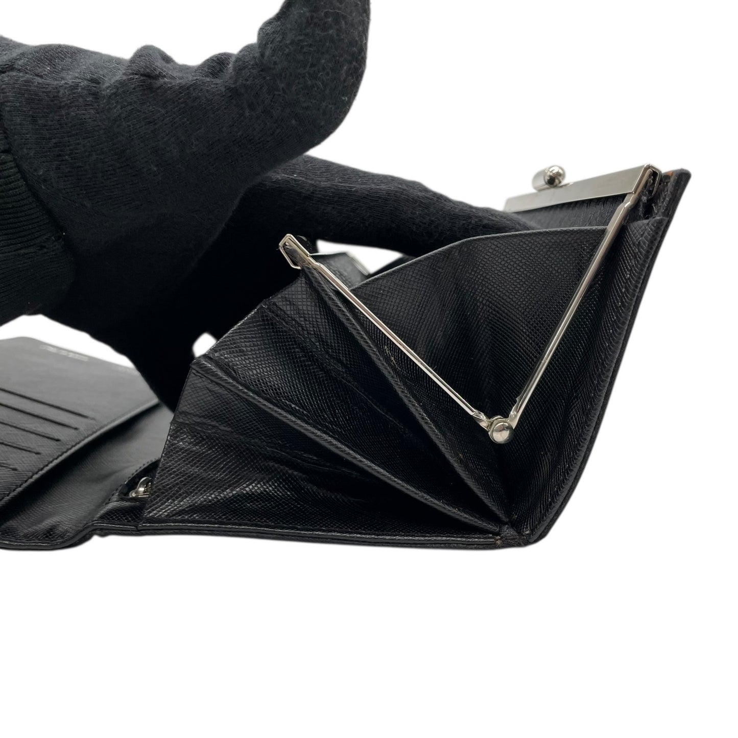 プラダ PRADA ナイロン レザー 長財布 ブラック黒 三角ロゴプレート トライアングル サフィアーノ ラウンドフラップ M3
