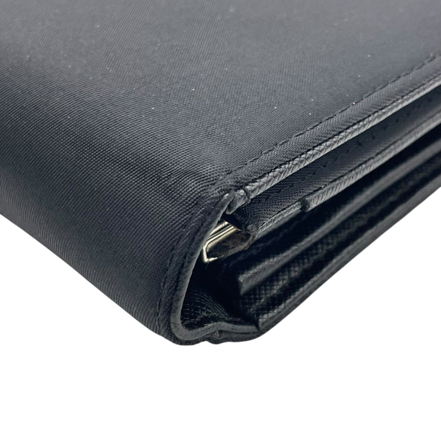 プラダ PRADA ナイロン レザー 長財布 ブラック黒 三角ロゴプレート トライアングル サフィアーノ ラウンドフラップ M3