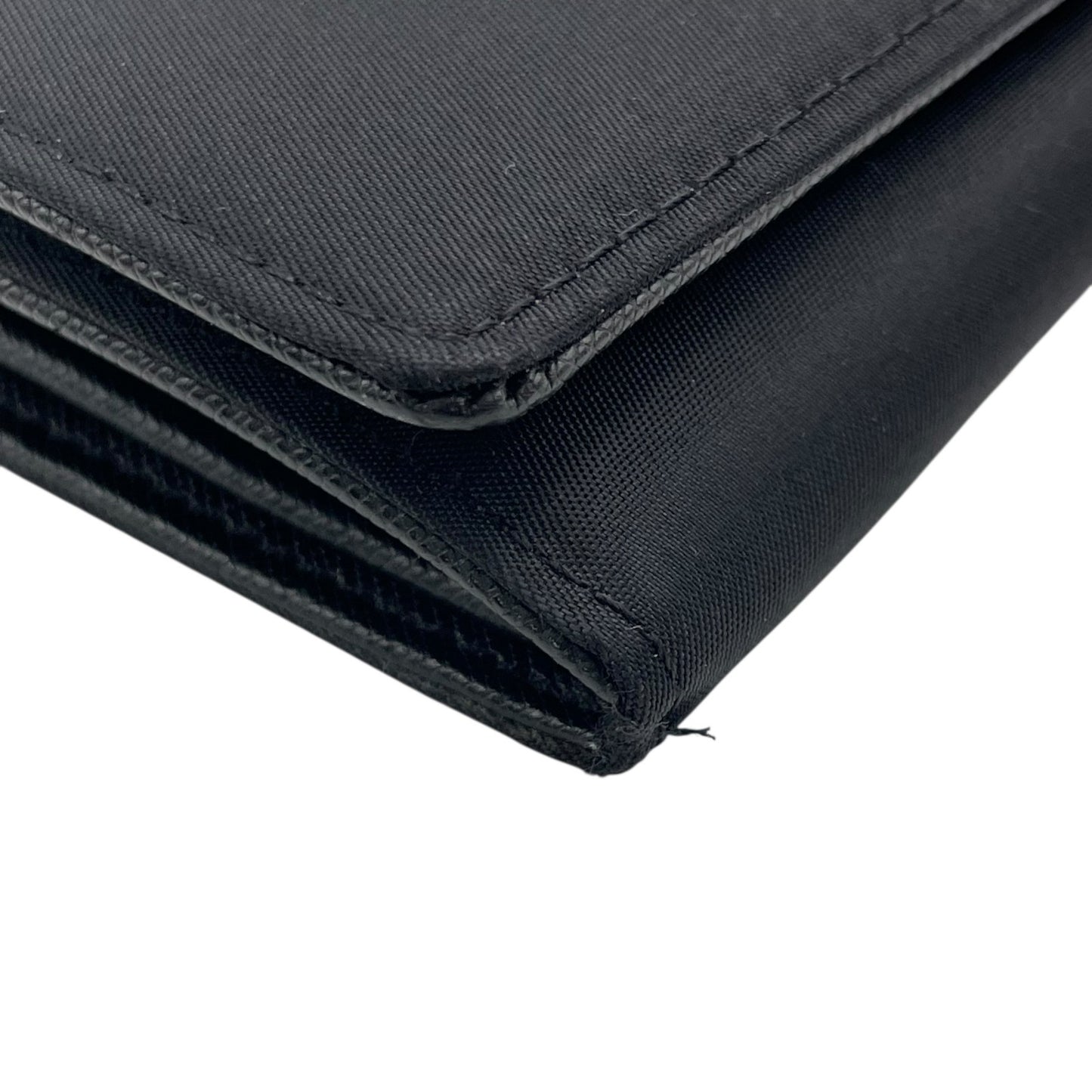 プラダ PRADA ナイロン レザー 長財布 ブラック黒 三角ロゴプレート トライアングル サフィアーノ ラウンドフラップ M3