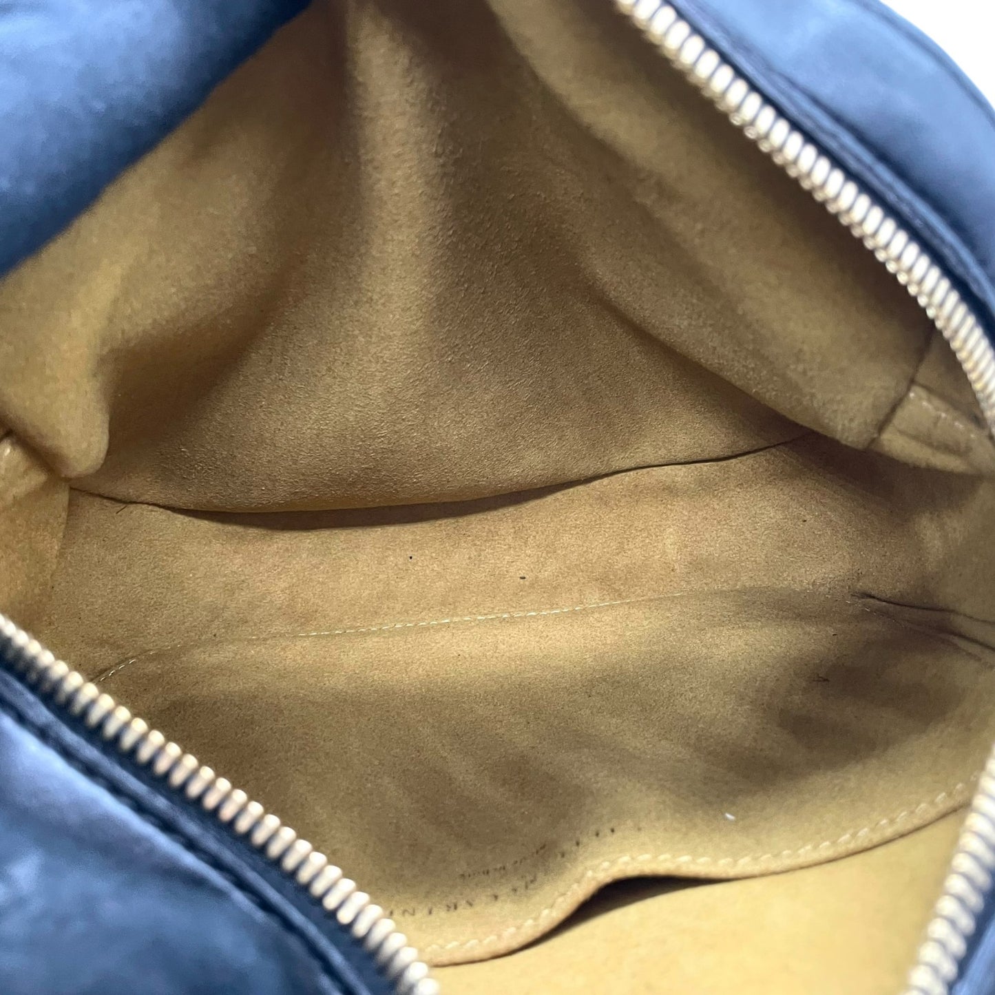 ステラマッカートニー Stella McCartney カメラバッグ ブラック フェイクレザー パーフォレートロゴ ショルダーバッグ クロスボディ 2WAY ロゴストラップ デイリーユース C3