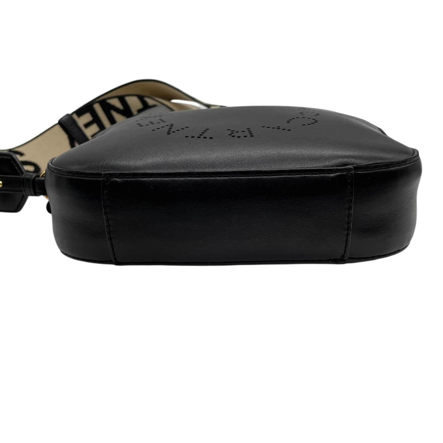 ステラマッカートニー Stella McCartney カメラバッグ ブラック フェイクレザー パーフォレートロゴ ショルダーバッグ クロスボディ 2WAY ロゴストラップ デイリーユース C3