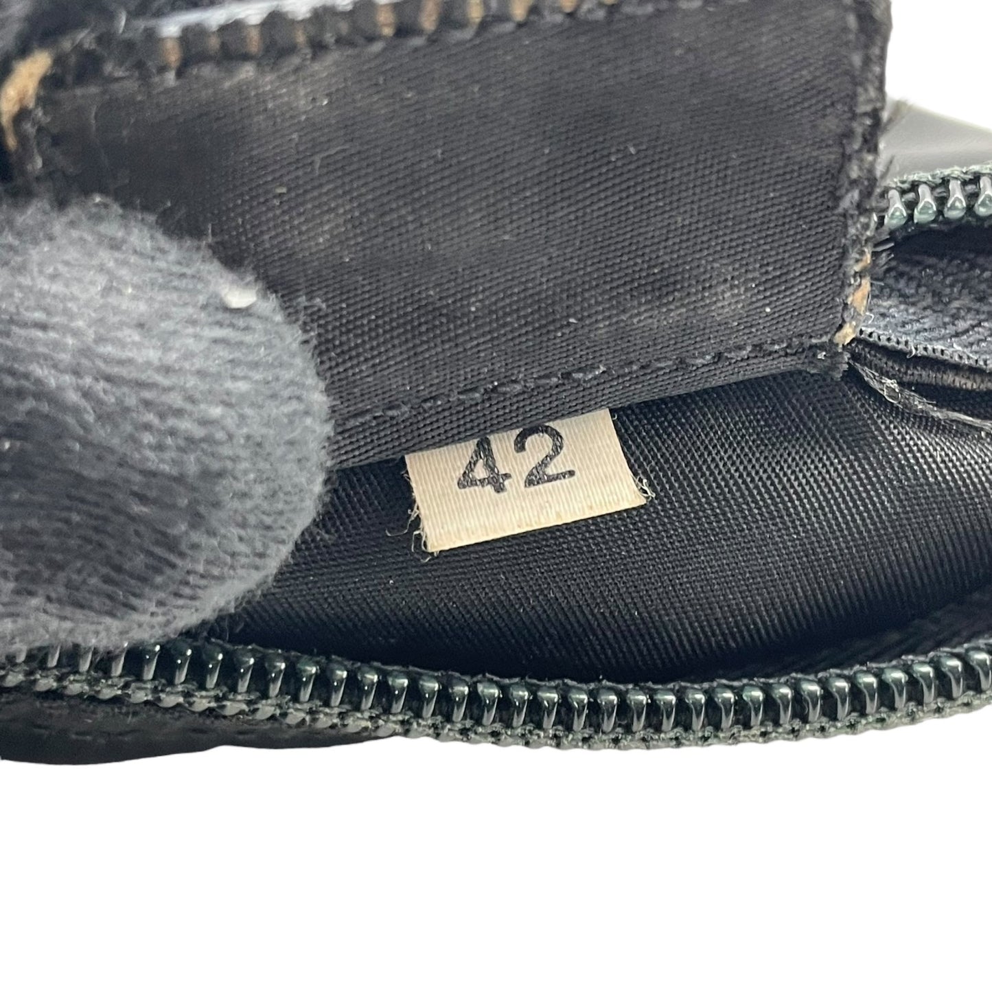 プラダ PRADA ナイロン ポーチ ミニバッグ ブラック 黒 三角ロゴプレート トライアングル ポーチ クラッチバッグ M3