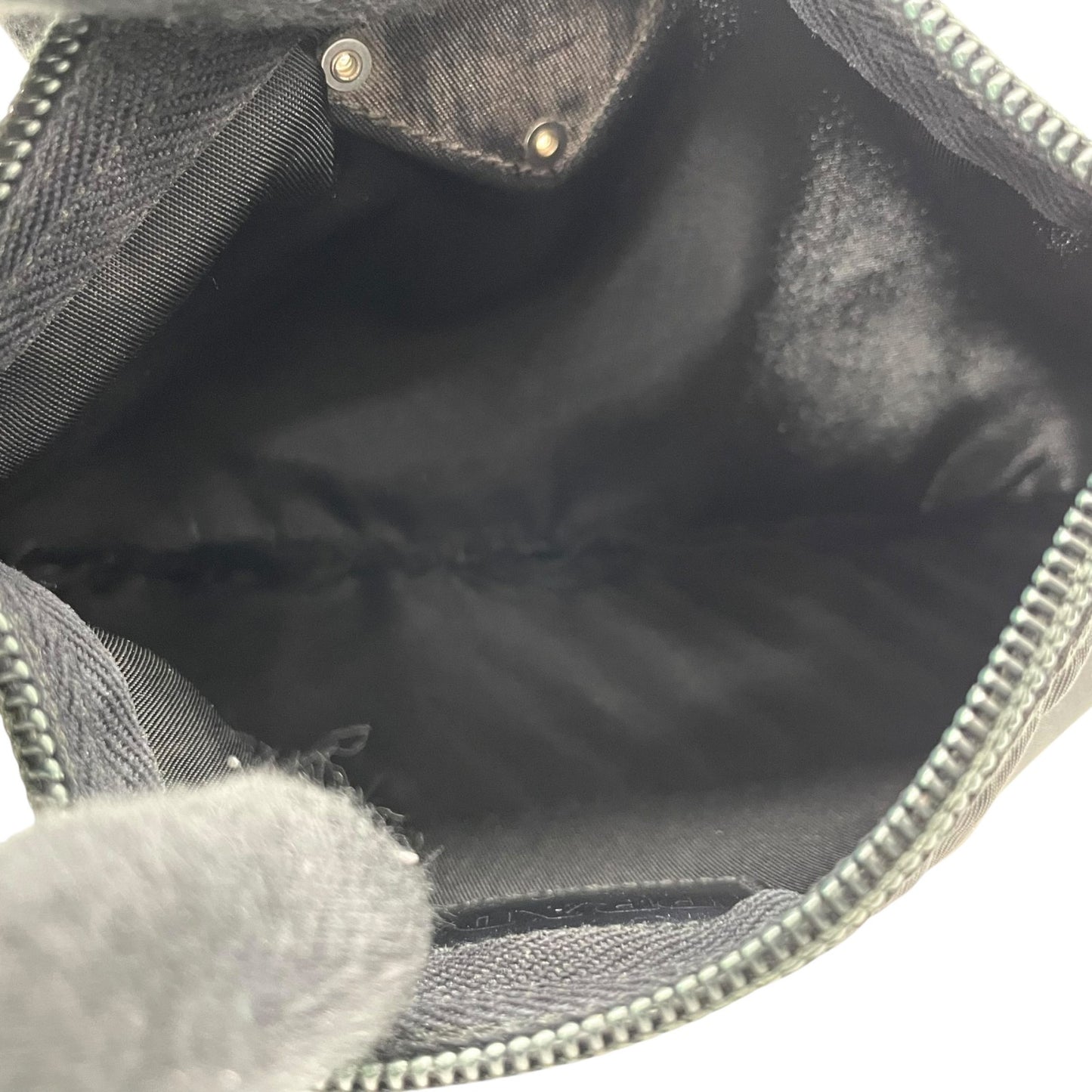 プラダ PRADA ナイロン ポーチ ミニバッグ ブラック 黒 三角ロゴプレート トライアングル ポーチ クラッチバッグ M3