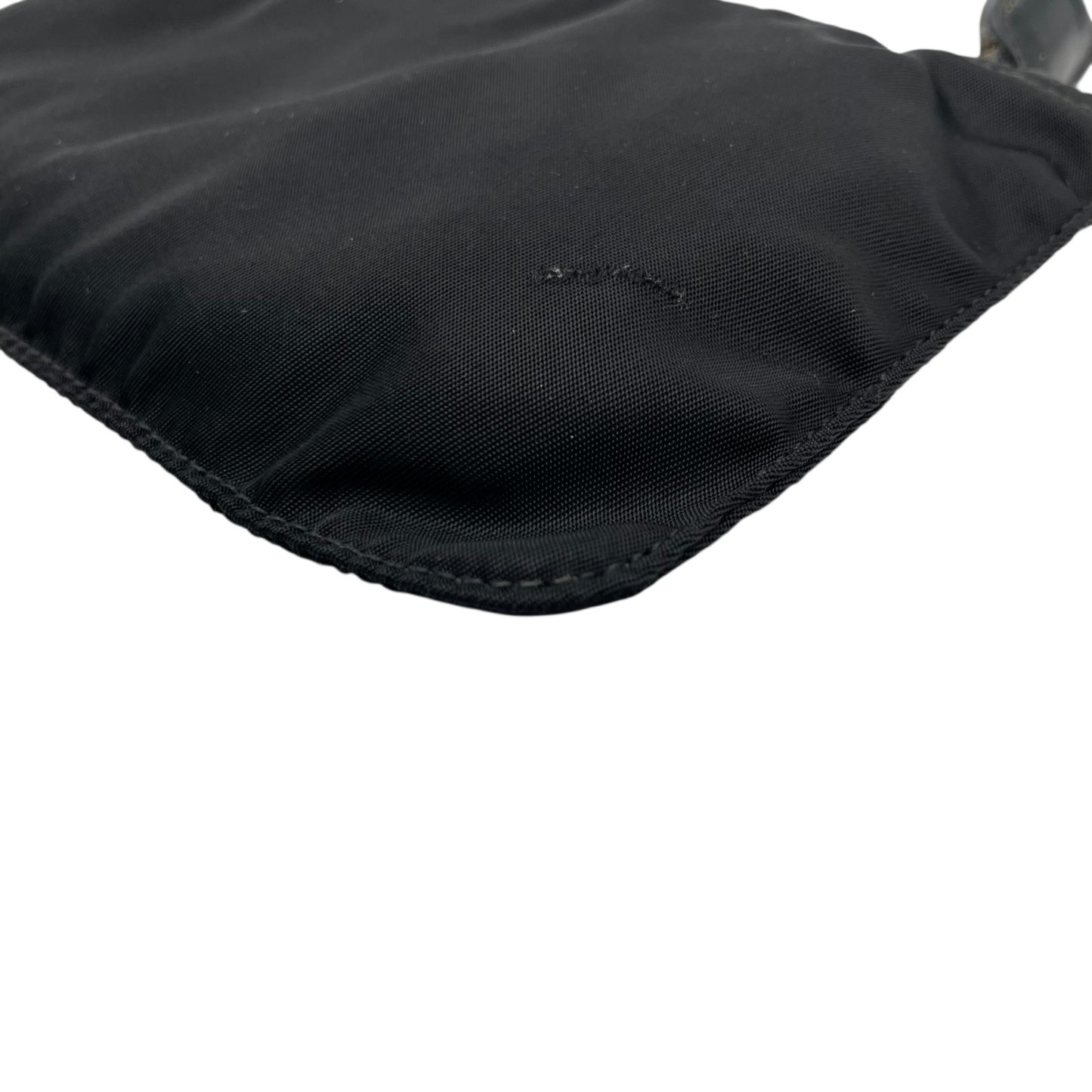 プラダ PRADA ナイロン ポーチ ミニバッグ ブラック 黒 三角ロゴプレート トライアングル ポーチ クラッチバッグ M3