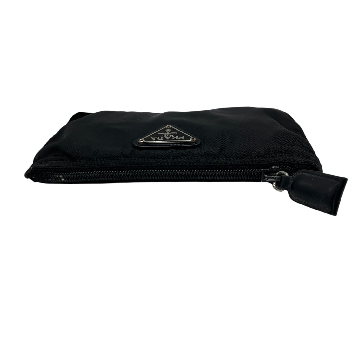 プラダ PRADA ナイロン ポーチ ミニバッグ ブラック 黒 三角ロゴプレート トライアングル ポーチ クラッチバッグ M3