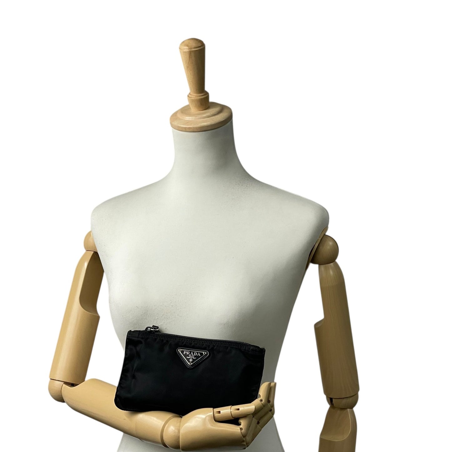 プラダ PRADA ナイロン ポーチ ミニバッグ ブラック 黒 三角ロゴプレート トライアングル ポーチ クラッチバッグ M3