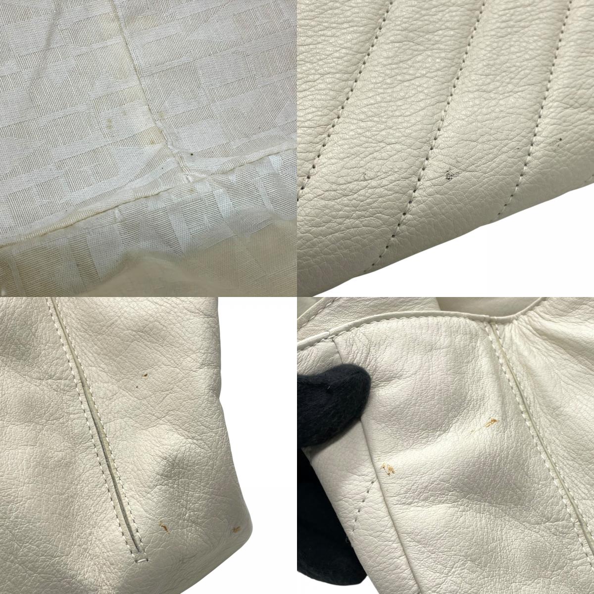 フルラ FURLA キルティング トートバッグ ホワイト 白 レザー タッセルチャーム付き ハンドバッグ S96