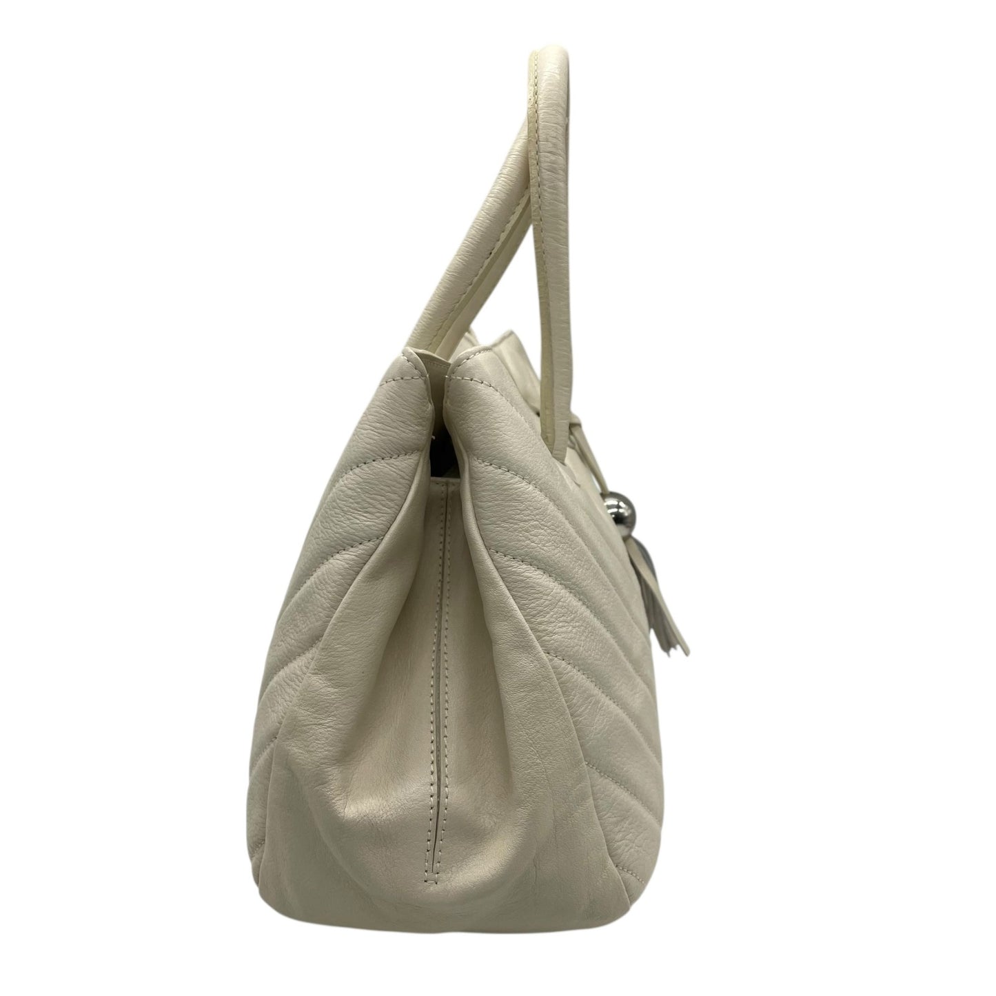 フルラ FURLA キルティング トートバッグ ホワイト 白 レザー タッセルチャーム付き ハンドバッグ S96