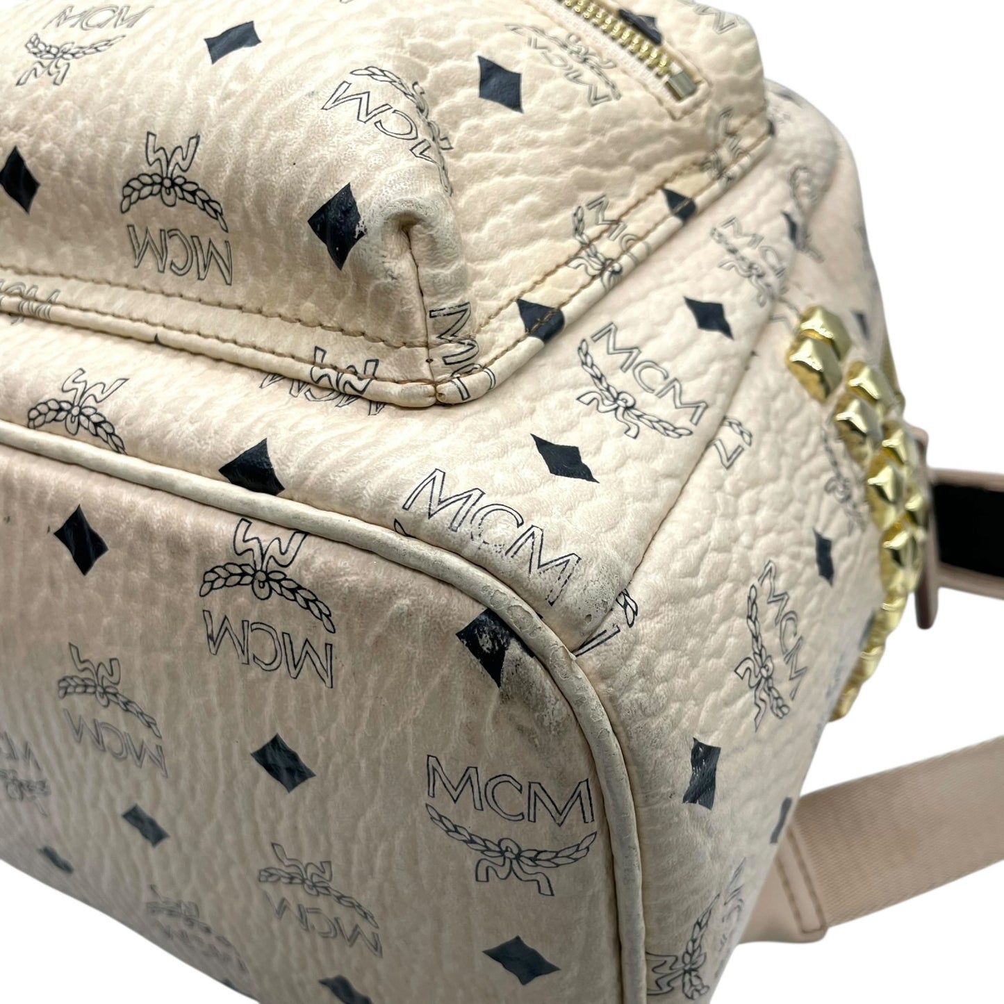 MCM ヴィセトス スタッズ バックパック リュック ベージュ ピンクベージュ ゴールド金具 モノグラム ロゴ
