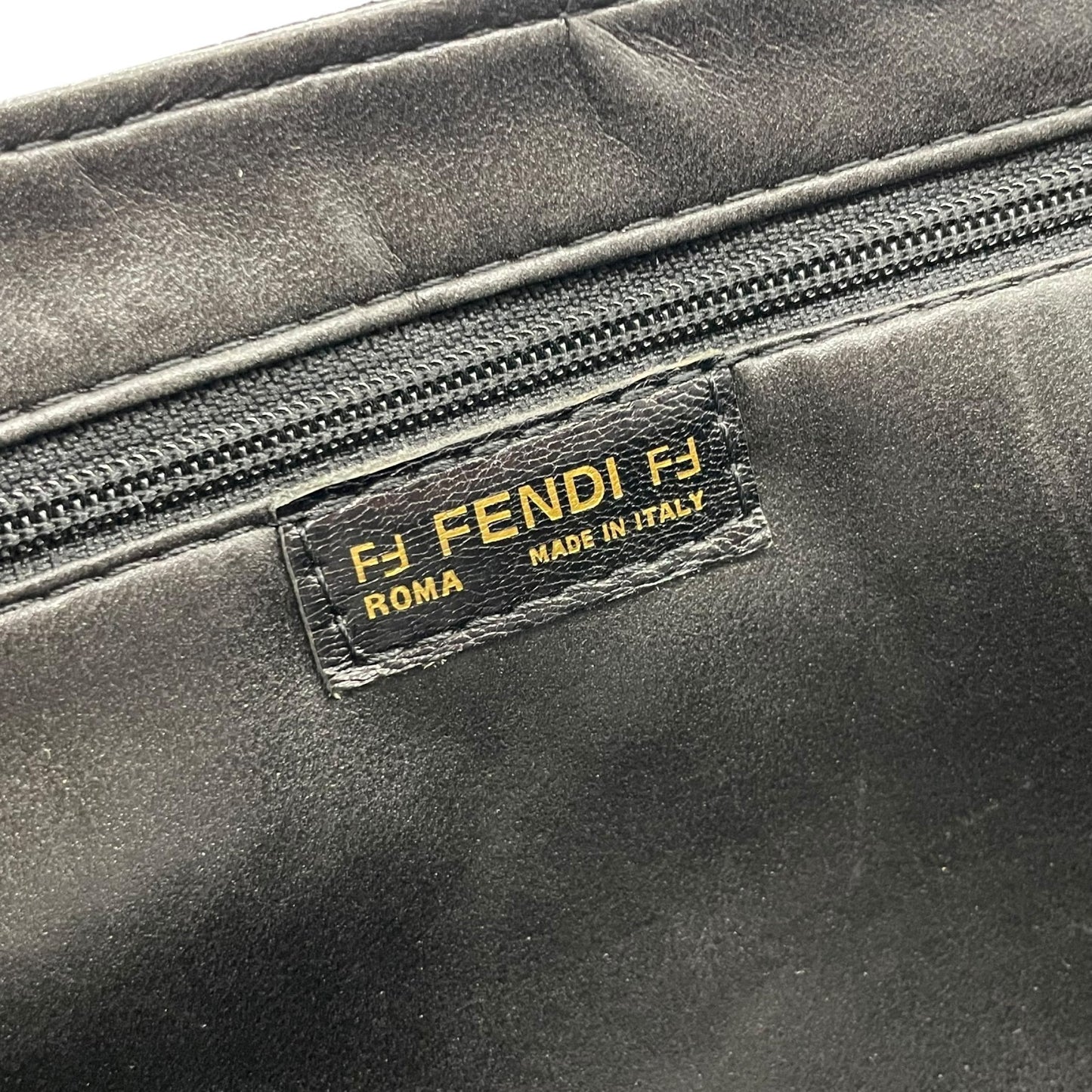 FENDI フェンディ ハンドバッグ スエード レザー ブラック ゴールド金具 トップハンドル フォーマル エレガント レディース K4