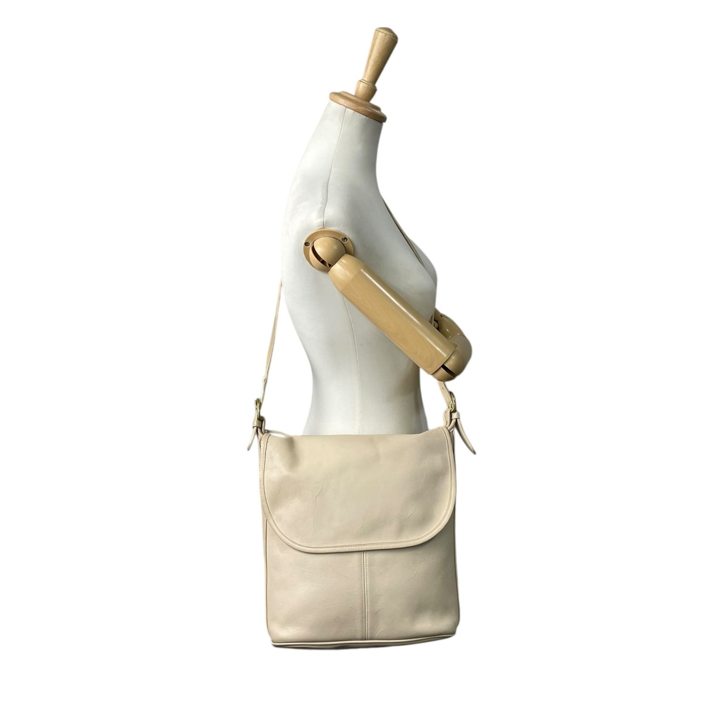 コーチ COACH レザー フラップ ショルダーバッグ ワンショルダー ホワイト 白 シンプル 上品 大容量 斜めがけ S91