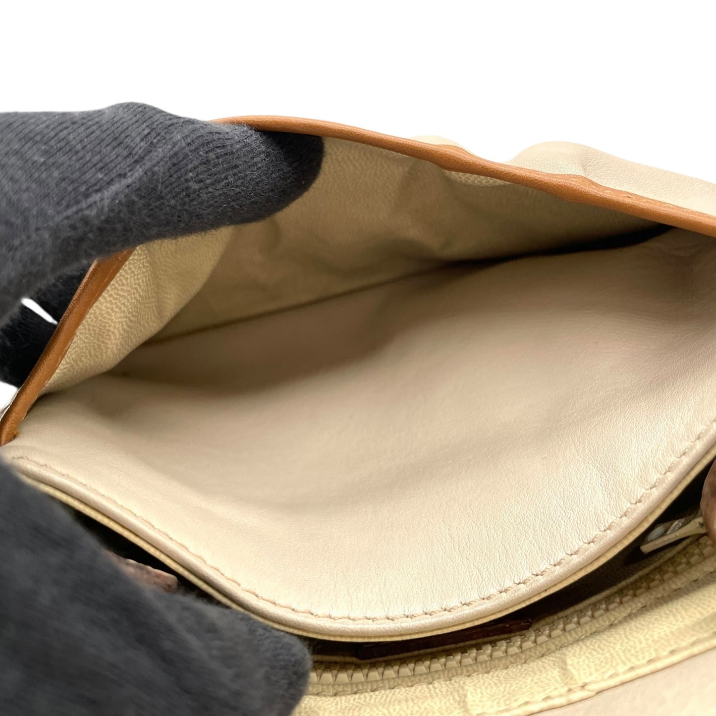 CELINE ヴィンテージ マカダムロゴ レザーショルダーバッグ M06 アイボリー×ブラウン ゴールド金具 クロスボディ オールドセリーヌ C3