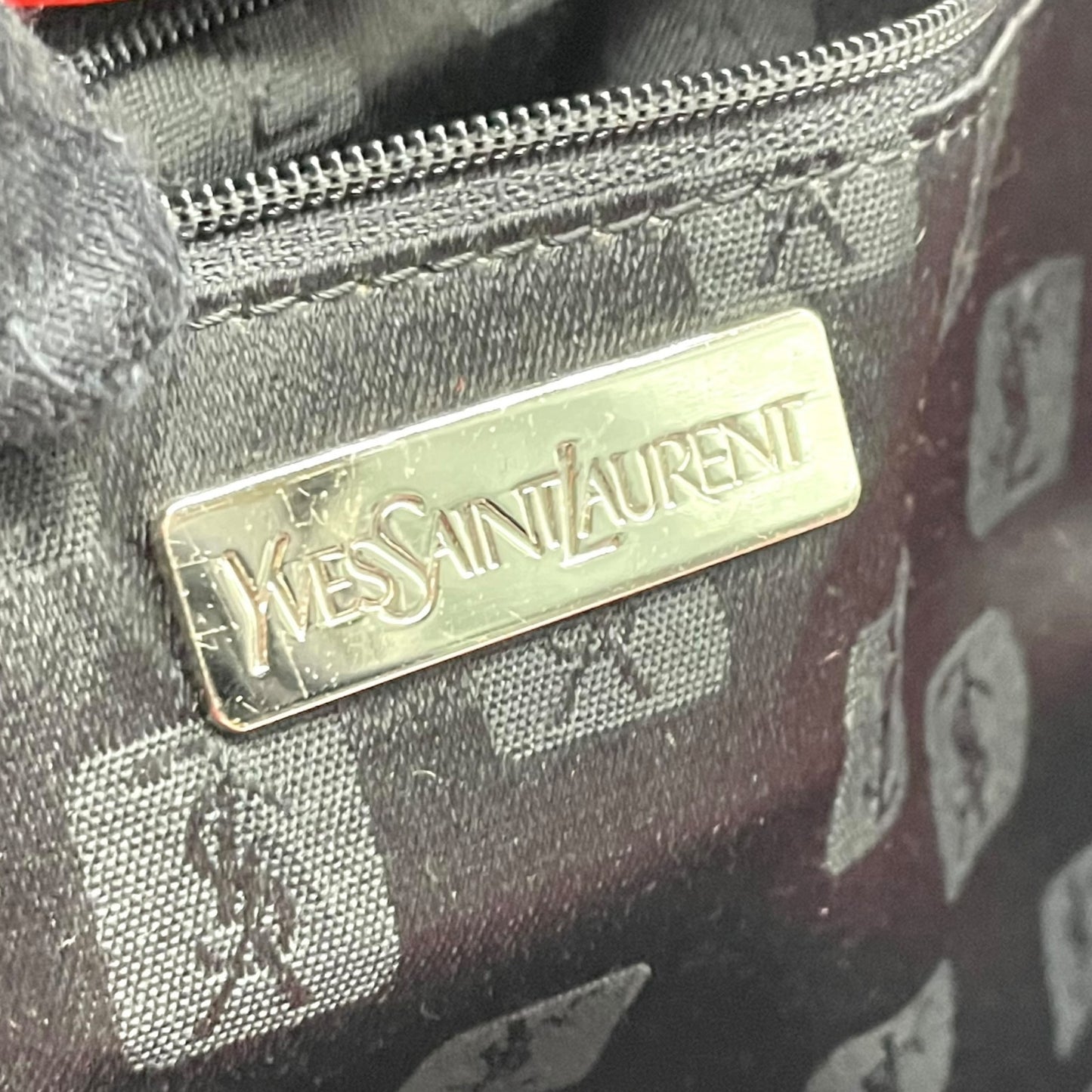 イヴ サンローラン YSL ビッグロゴ ナイロン トートバッグ レッド ショルダーバッグ ミニマルデザイン C1