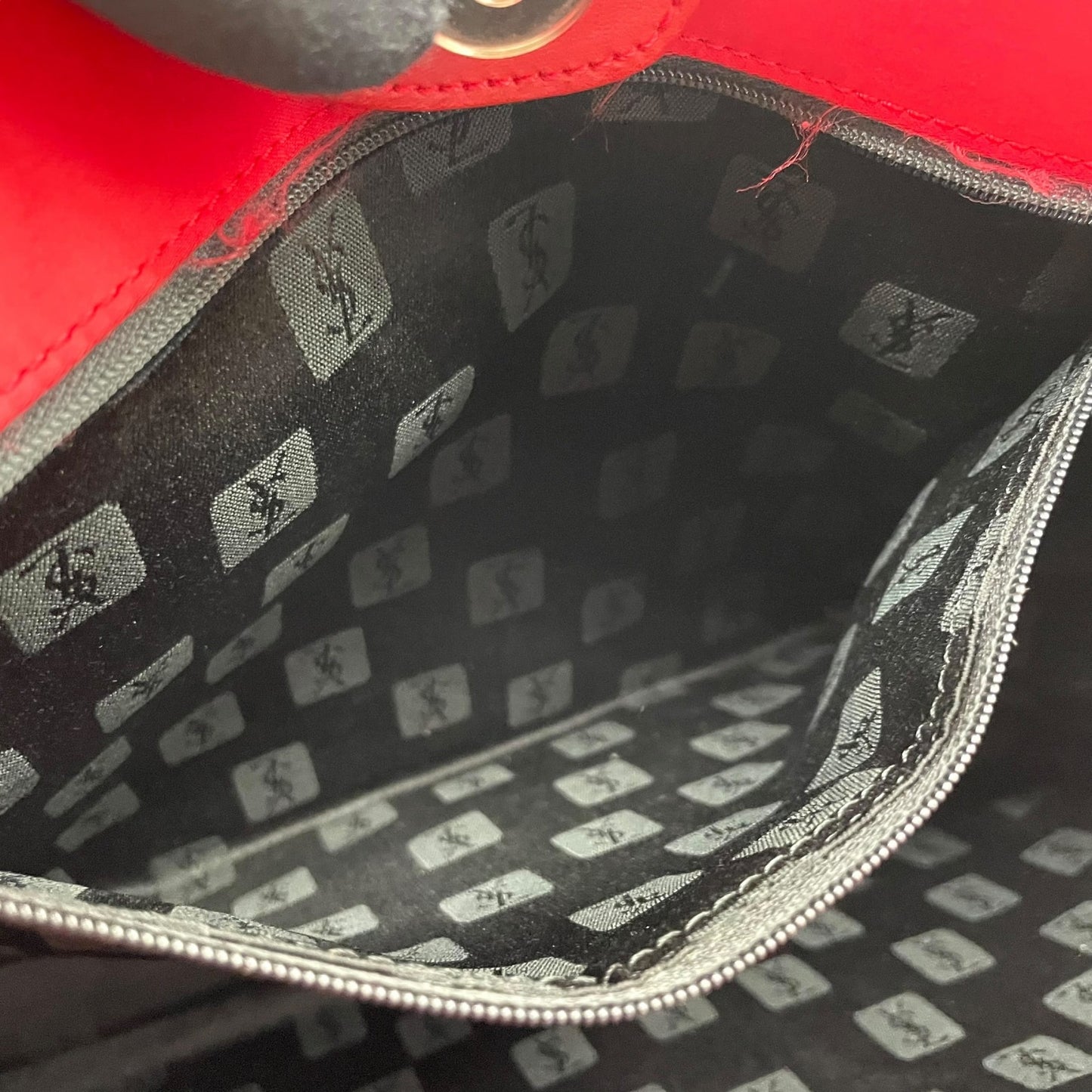 イヴ サンローラン YSL ビッグロゴ ナイロン トートバッグ レッド ショルダーバッグ ミニマルデザイン C1