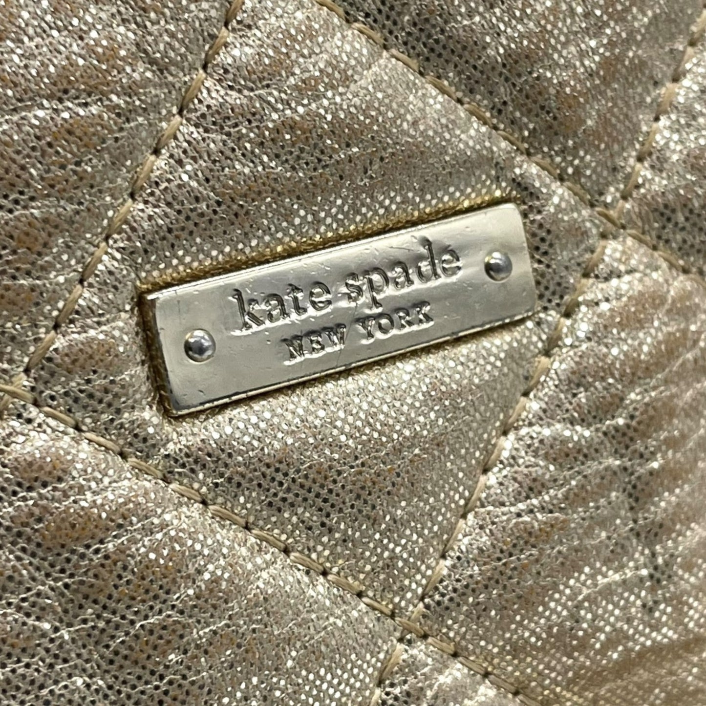 ケイトスペード Kate Spade チェーンショルダーバッグ ハンドバッグ ロングハンドル メタリックゴールド キルティング レザー 上品 トートバッグ S81