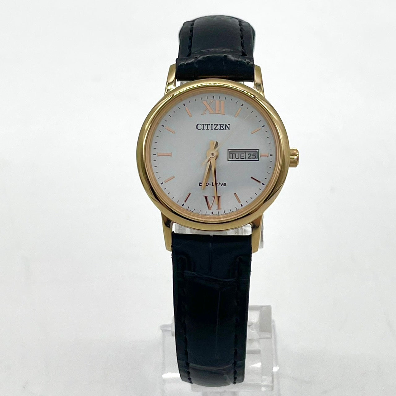 【稼働品/美品】 CITIZEN シチズン エコドライブ レディース 腕時計 E001-S107296 ソーラーウォッチ ゴールドケース 白文字盤 黒レザーベルト デイデイト カレンダー付 クラシック エレガント アナログ クリーニング済 CITIZEN G4