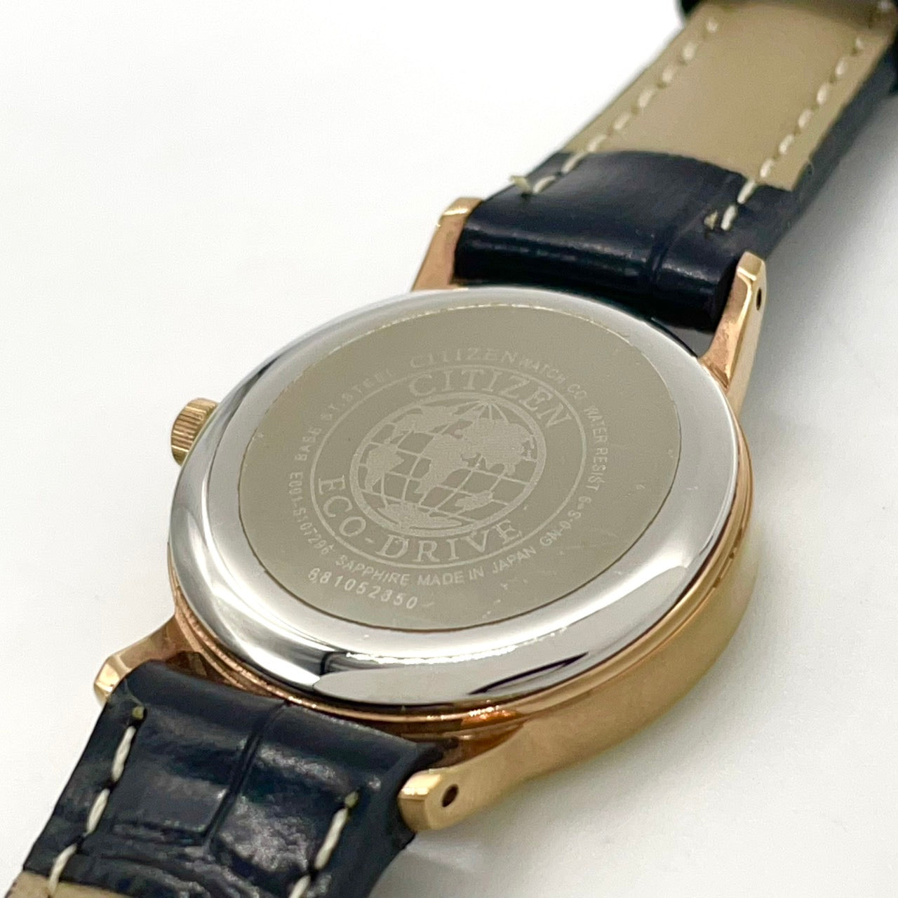 【稼働品/美品】 CITIZEN シチズン エコドライブ レディース 腕時計 E001-S107296 ソーラーウォッチ ゴールドケース 白文字盤 黒レザーベルト デイデイト カレンダー付 クラシック エレガント アナログ クリーニング済 CITIZEN G4