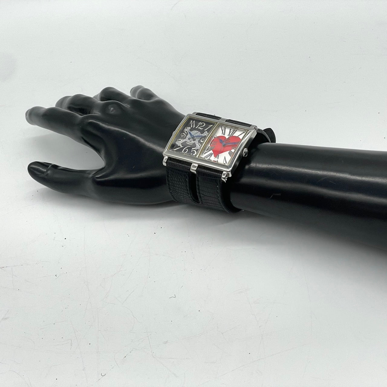 【電池交換済／稼働品】ヴィヴィアンウエストウッド 腕時計 ダブルフェイス デュアルタイム スカル＆ハート VW-9038 スクエア メンズ レディース TOO FAST TO LIVE アナログ クオーツ パンク ロックデザイン Vivienne Westwood G4