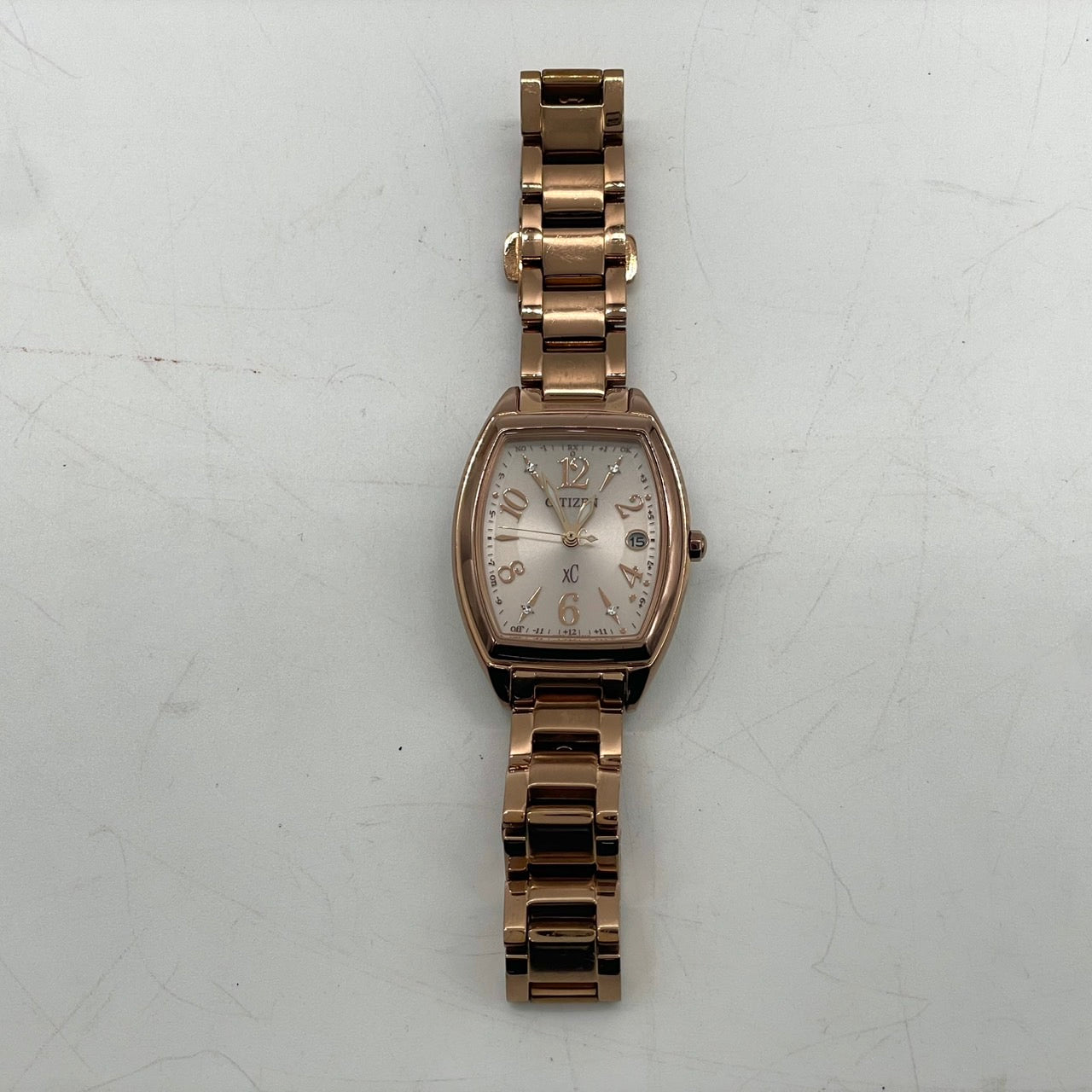 【極美品／稼働品】CITIZEN シチズン XC クロスシー 腕時計 レディース H060-T023894 エコドライブ ソーラー電波 トノー型 ピンクゴールド アナログ デイト カレンダー エレガント ビジネス フォーマル クリーニング済み G4
