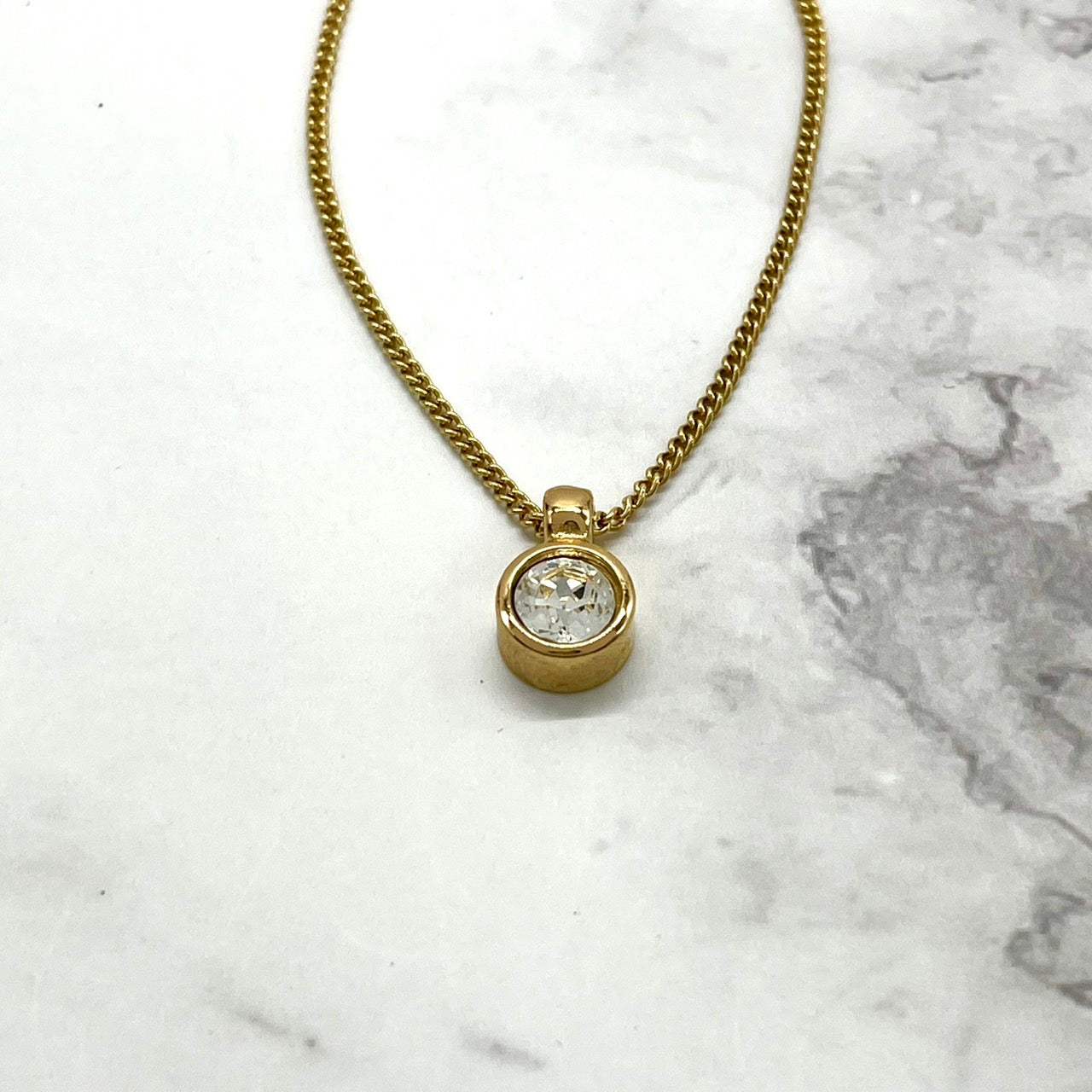 美品 Christian Dior クリスチャンディオール ネックレス クリスタルストーン ゴールドカラー アジャスター付き CDロゴ アクセサリー ヴィンテージジュエリー レディース I3