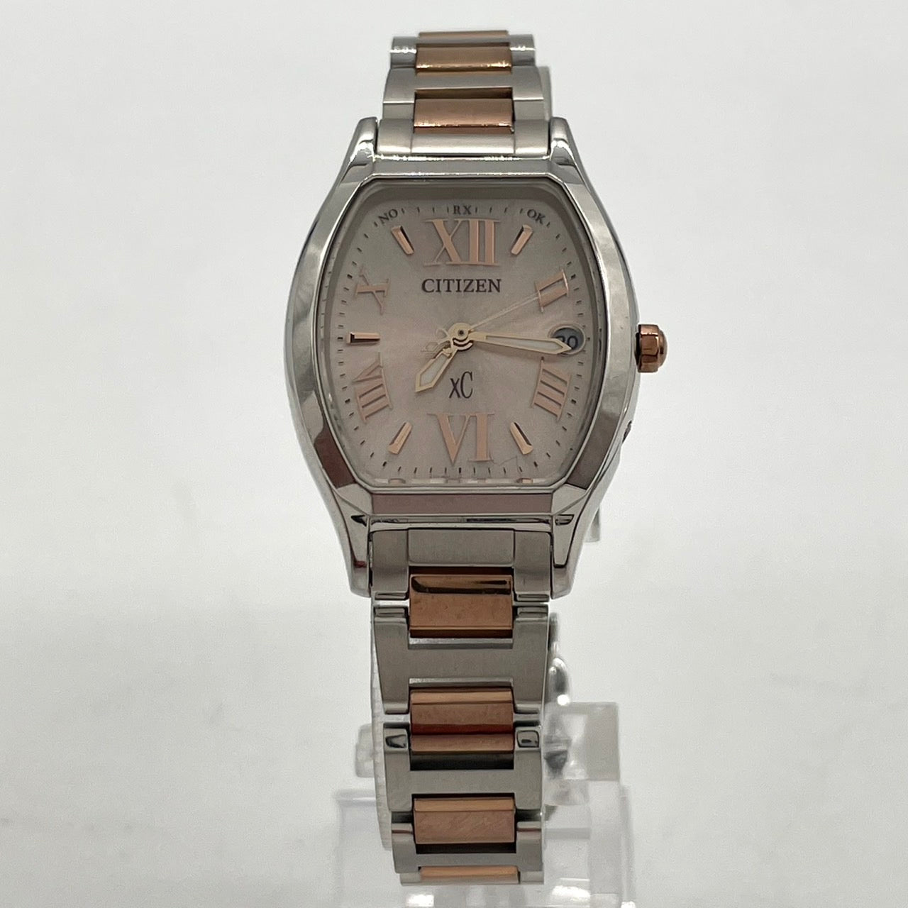 【未使用級/稼働品】シチズン クロスシー ハッピーフライト エコドライブ電波 腕時計 レディース トノー ローマ数字 デイト ピンクゴールド コンビ エレガント CITIZEN XC H058-T021234 クリーニング済 G3